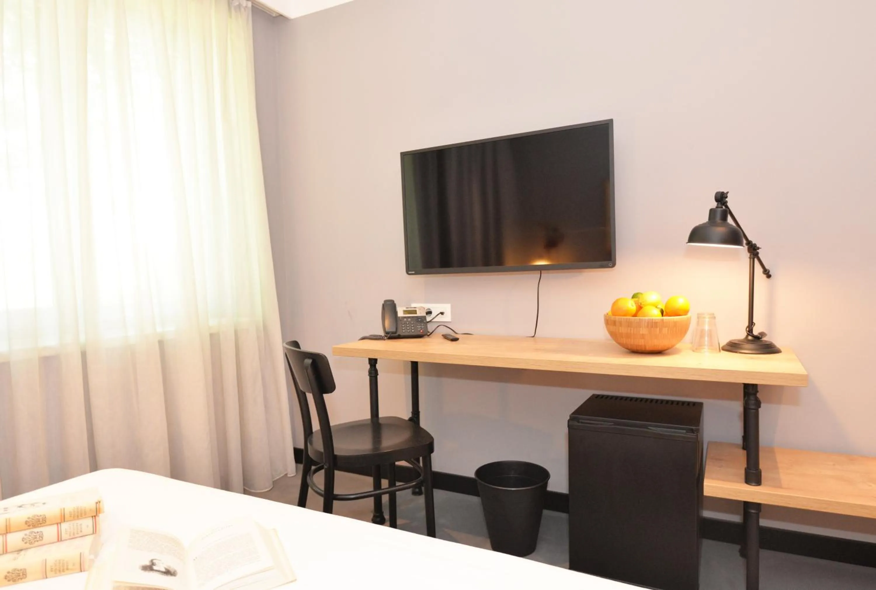 Bedroom, Bed in The Loop Hotel