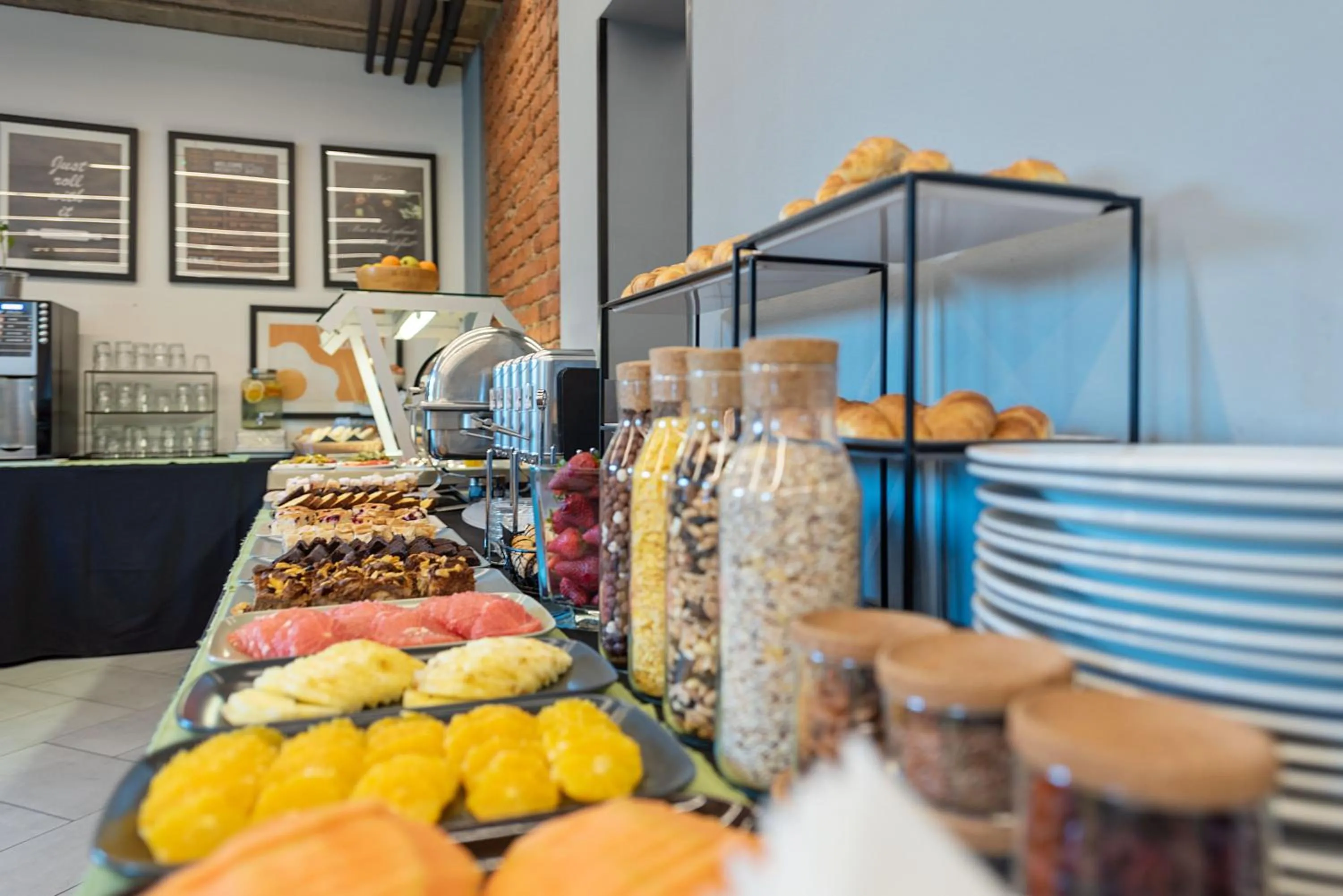 Food and drinks in The Loop Hotel