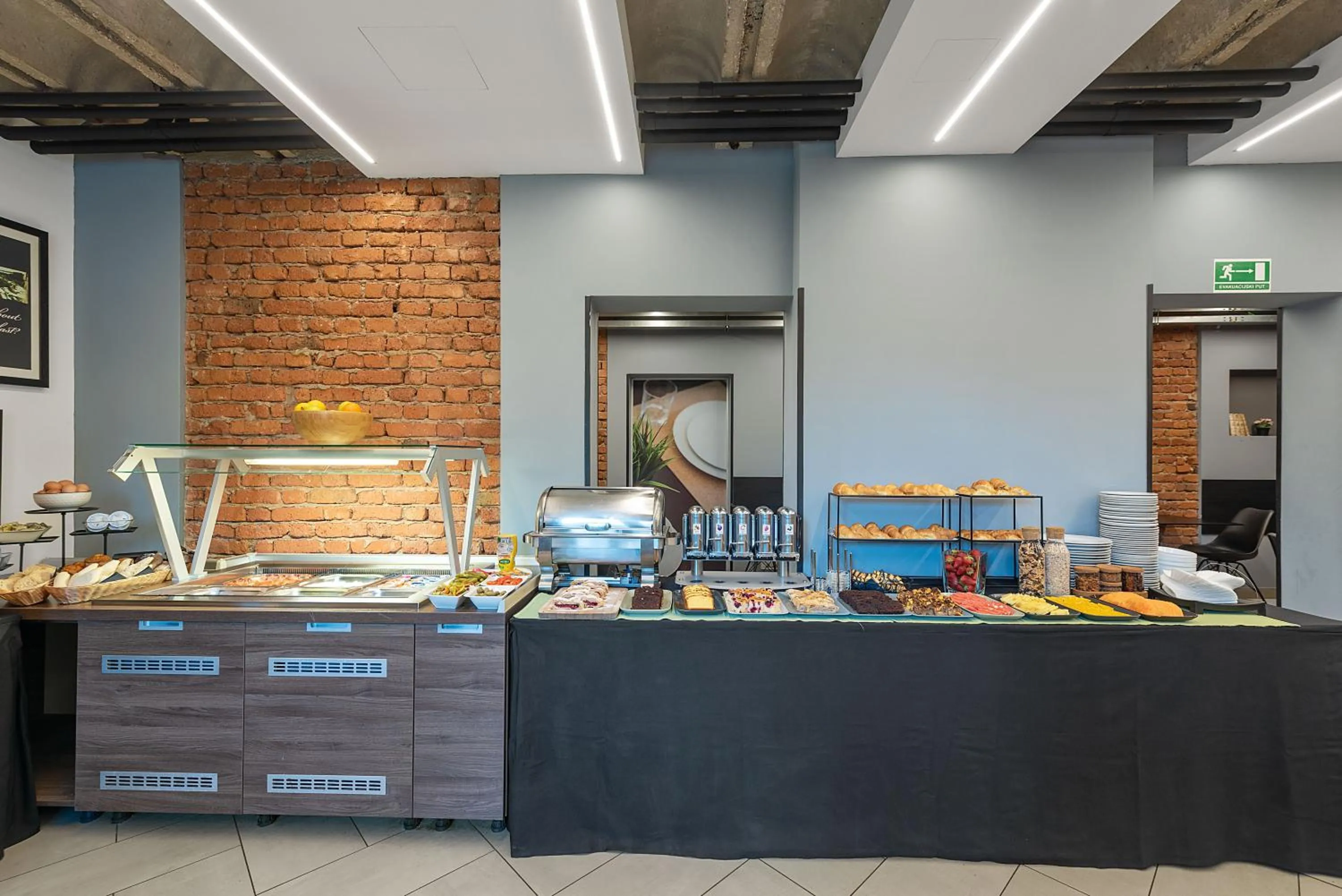 Buffet breakfast in The Loop Hotel