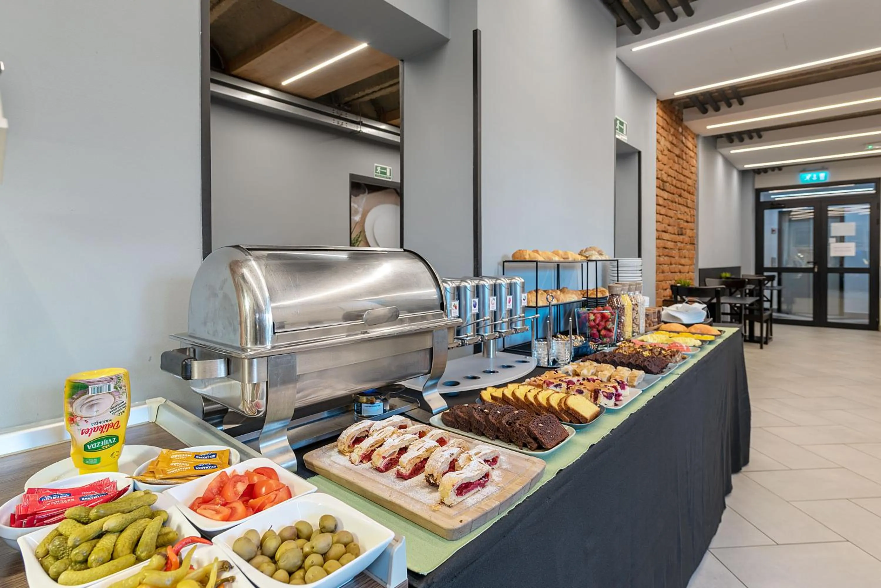 Breakfast in The Loop Hotel