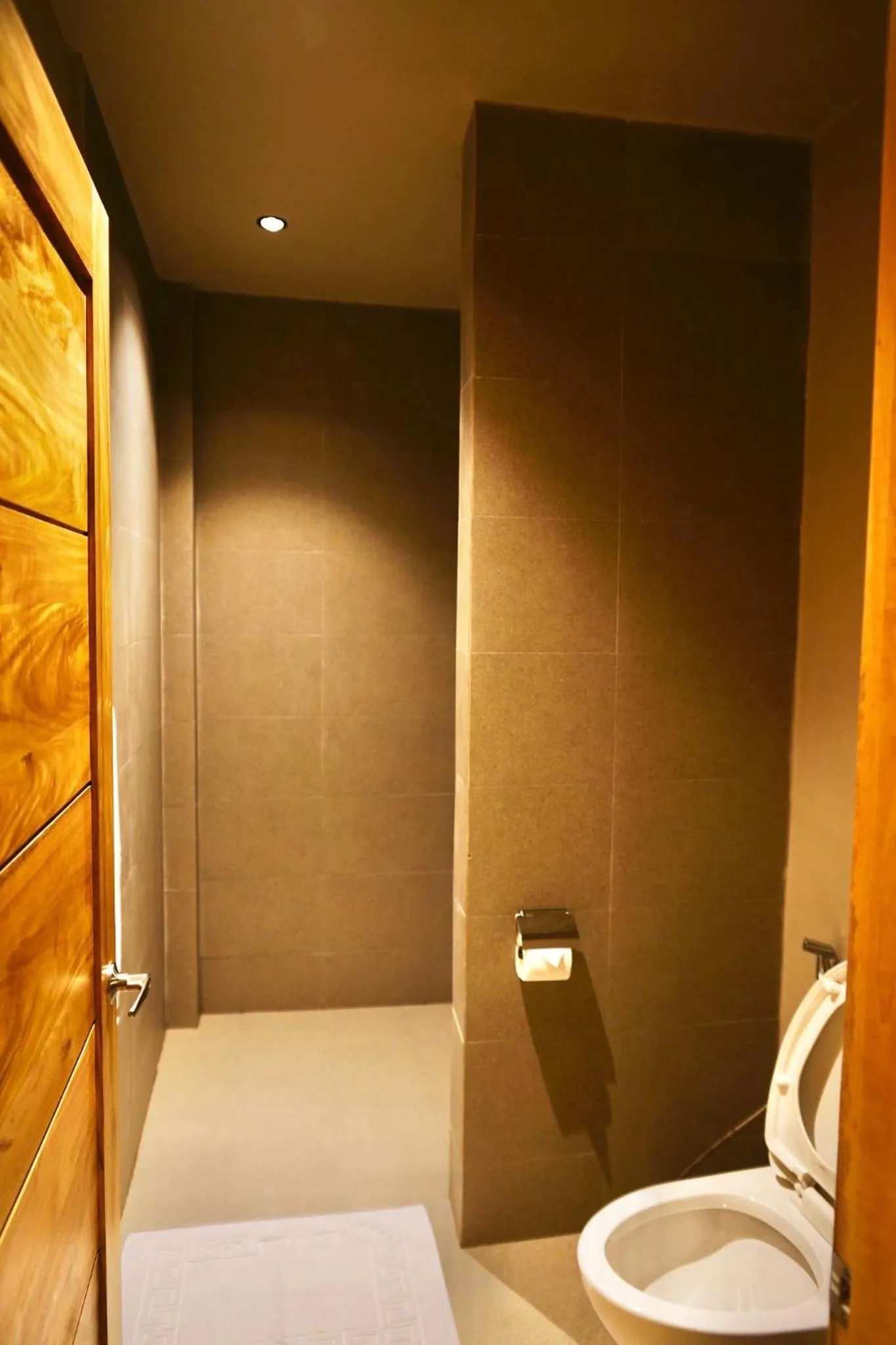 Toilet in Mayfair Garden Resort