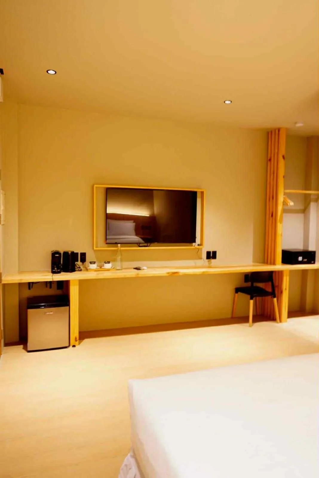 TV and multimedia, Bed in Mayfair Garden Resort