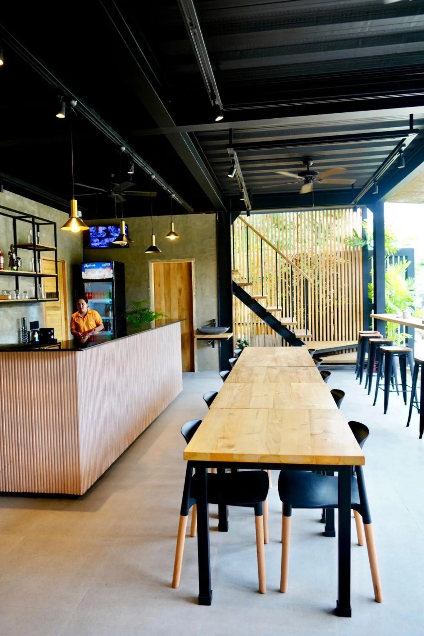 Restaurant/places to eat in Mayfair Garden Resort