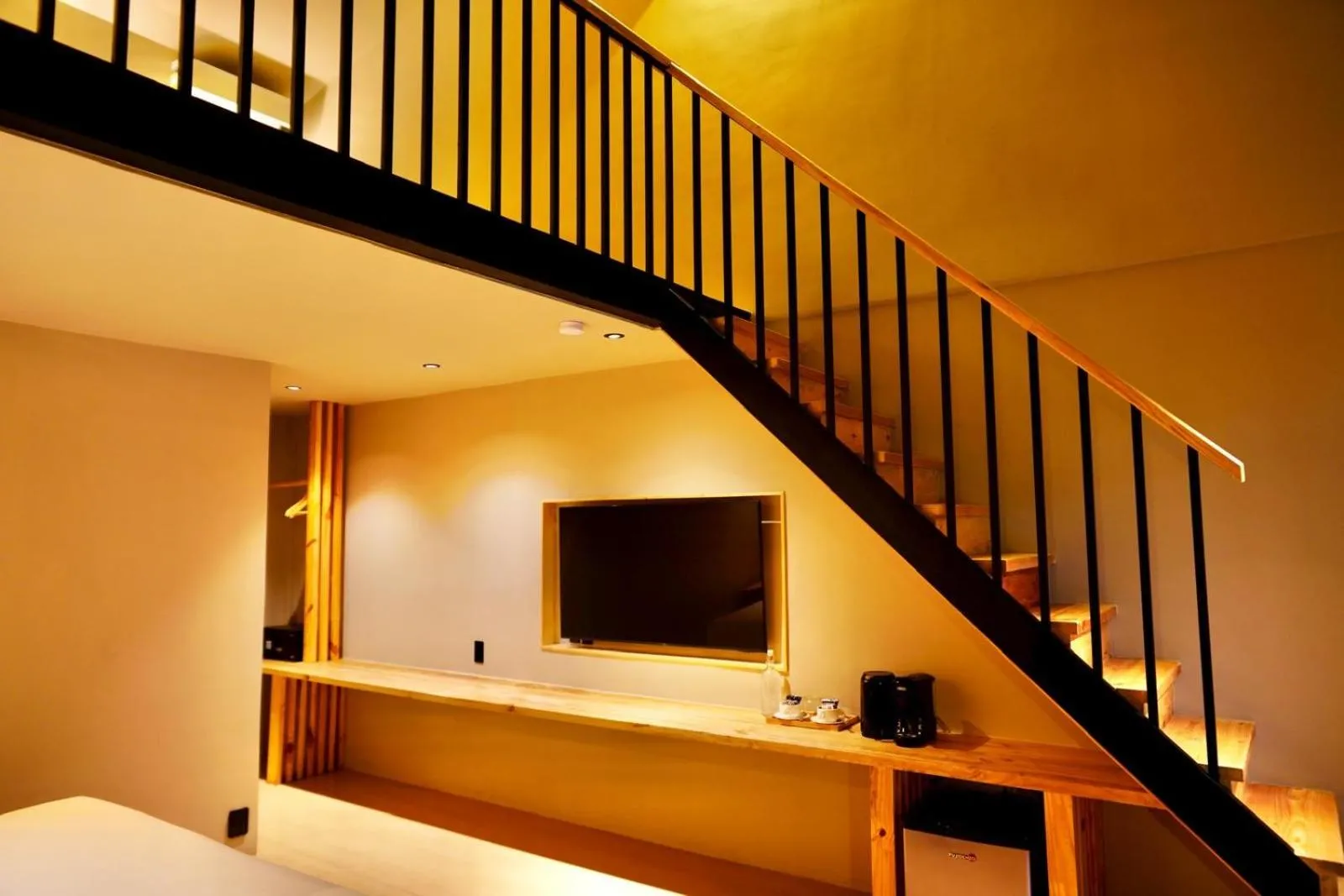 TV and multimedia, Bed in Mayfair Garden Resort