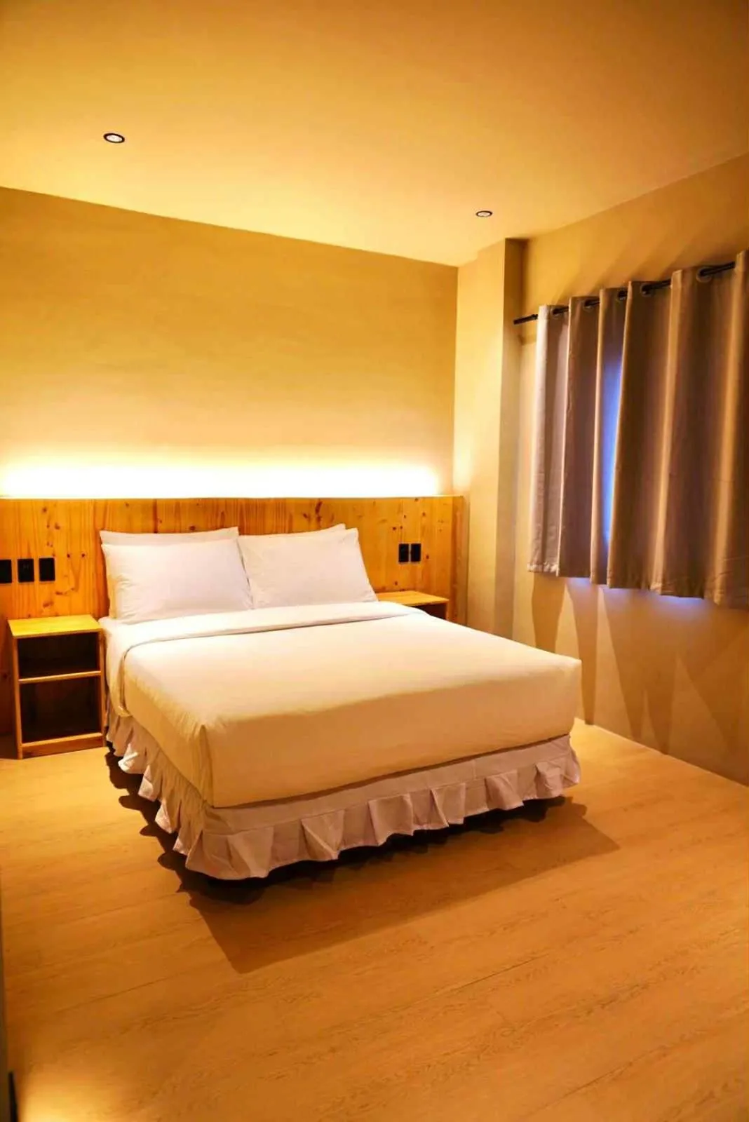 Bedroom, Bed in Mayfair Garden Resort