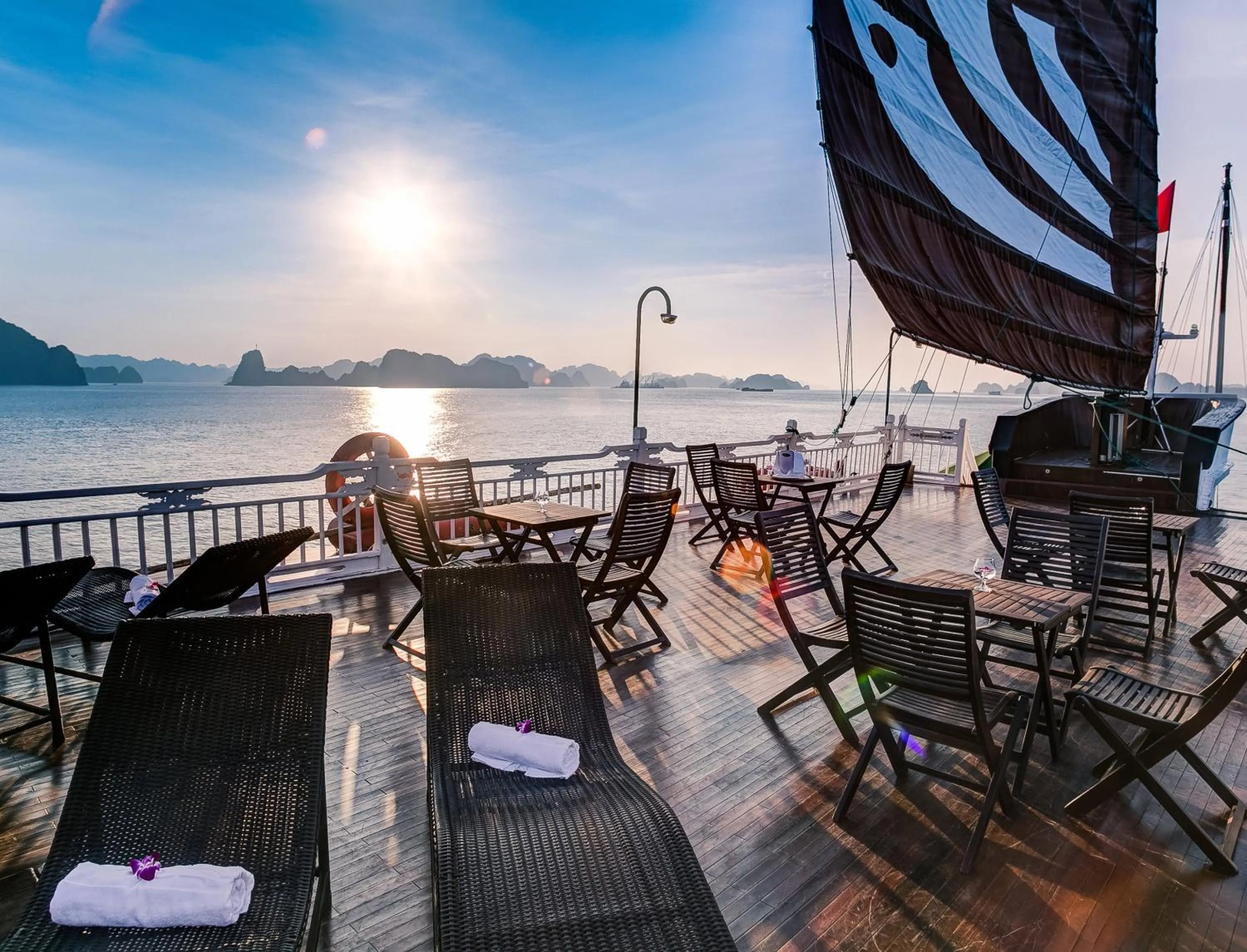 Patio in Le Journey Premium Cruise Ha Long