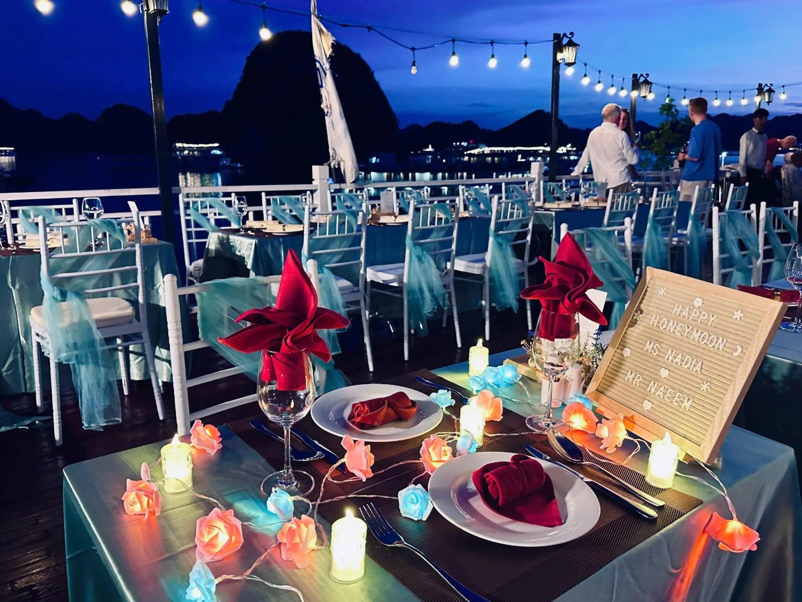 Restaurant/places to eat in Le Journey Premium Cruise Ha Long