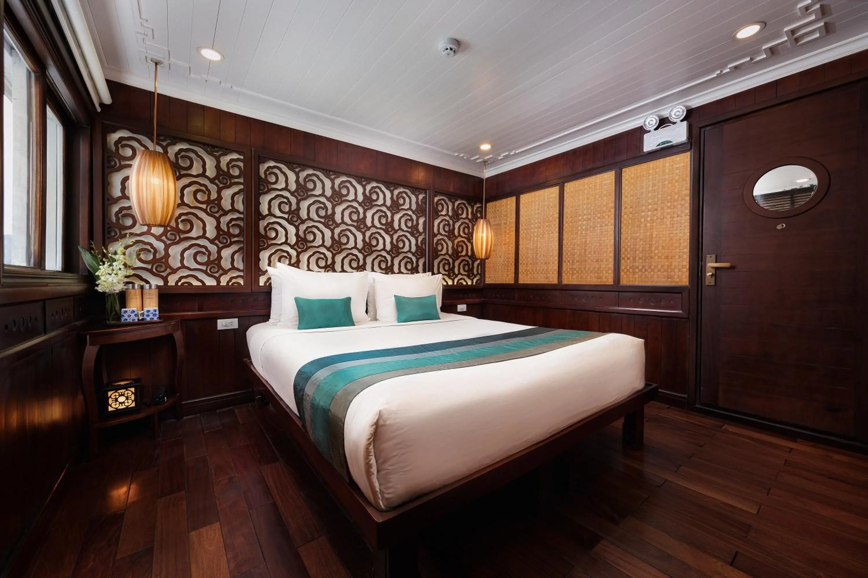Bedroom, Bed in Le Journey Premium Cruise Ha Long