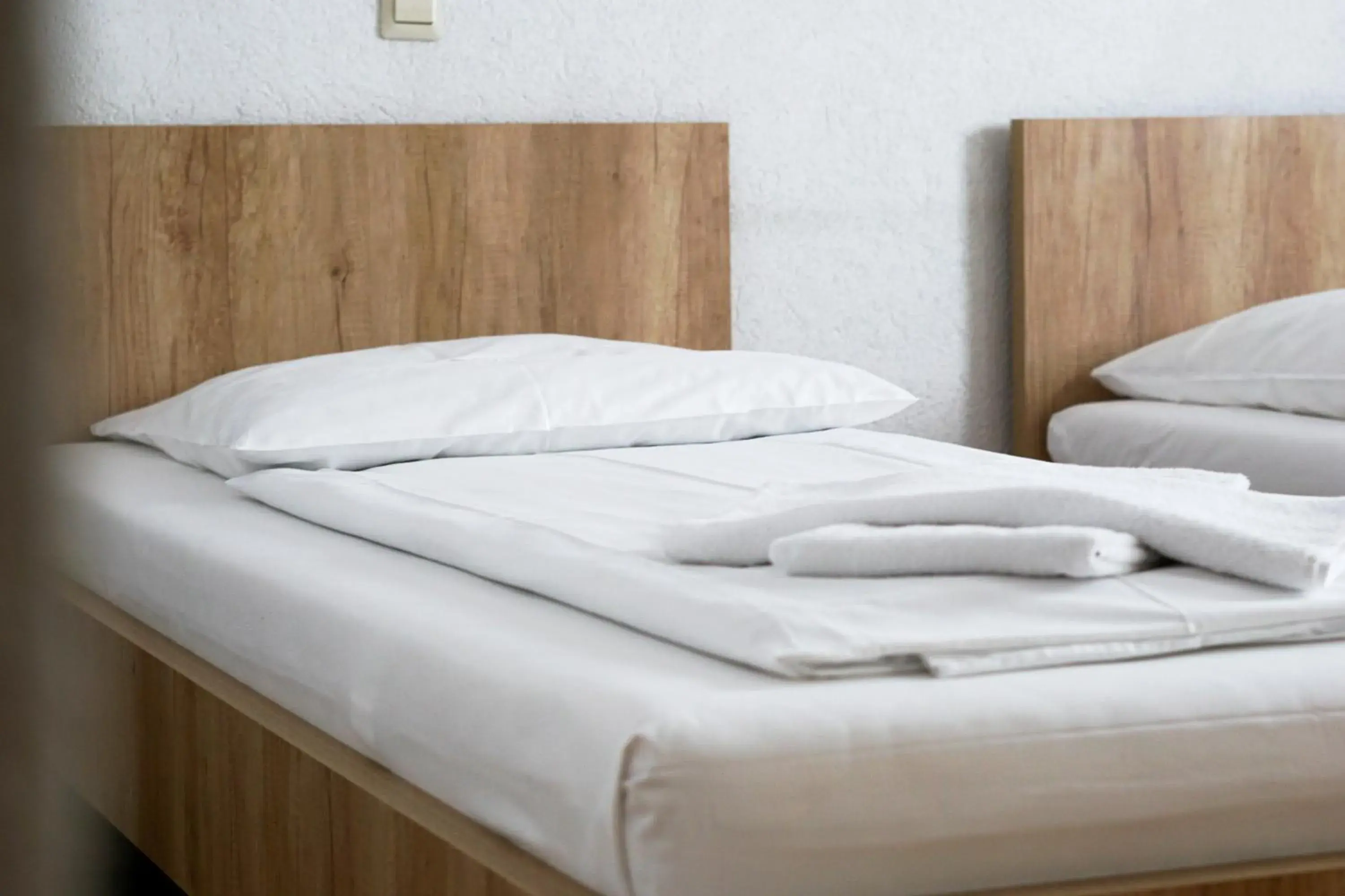 Twin Room with Shared Toilet in Hotel Kreuz Twin Room with Shared Toilet in Hotel Kreuz