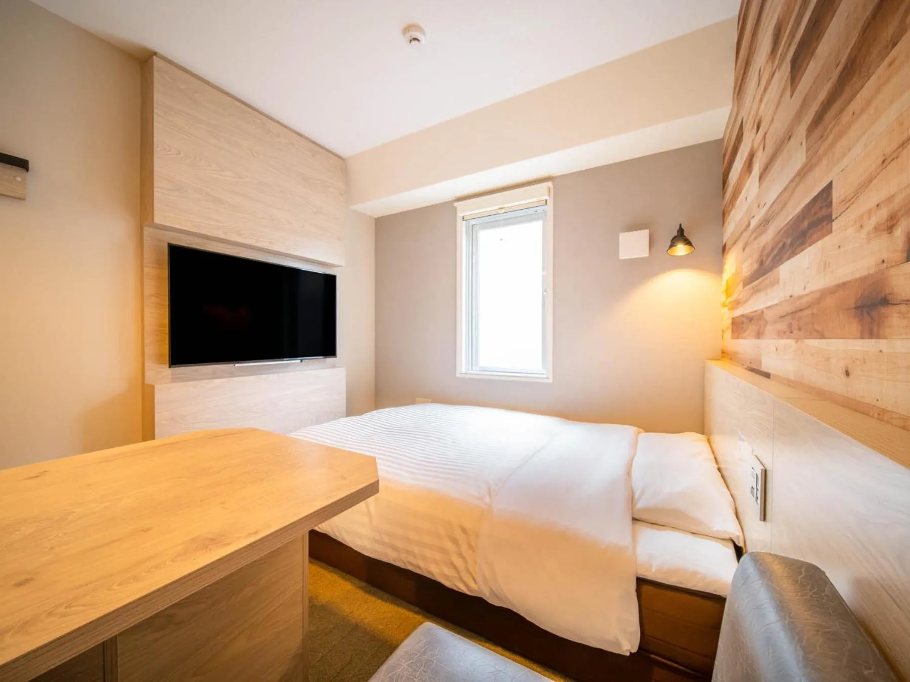 Bed in Super Hotel Shinbashi-Karasumoriguchi