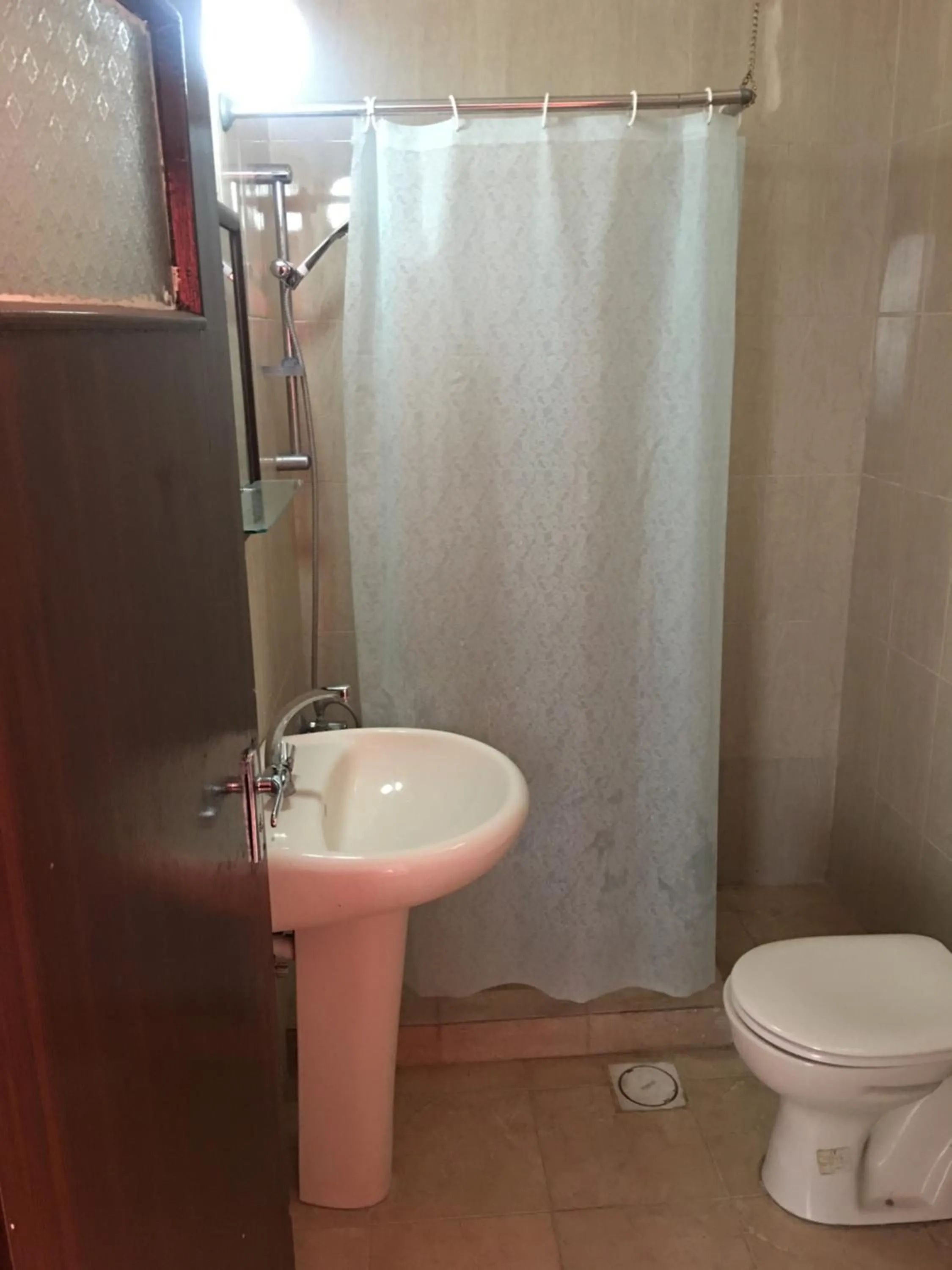 Shower in Aljazeera Hotel Apartments