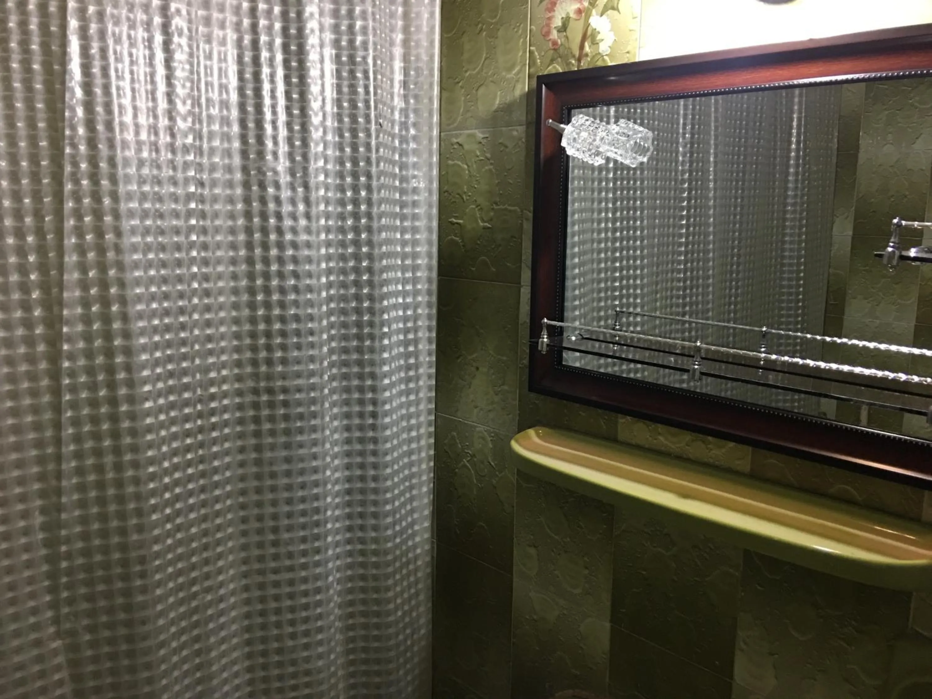 Shower in Aljazeera Hotel Apartments