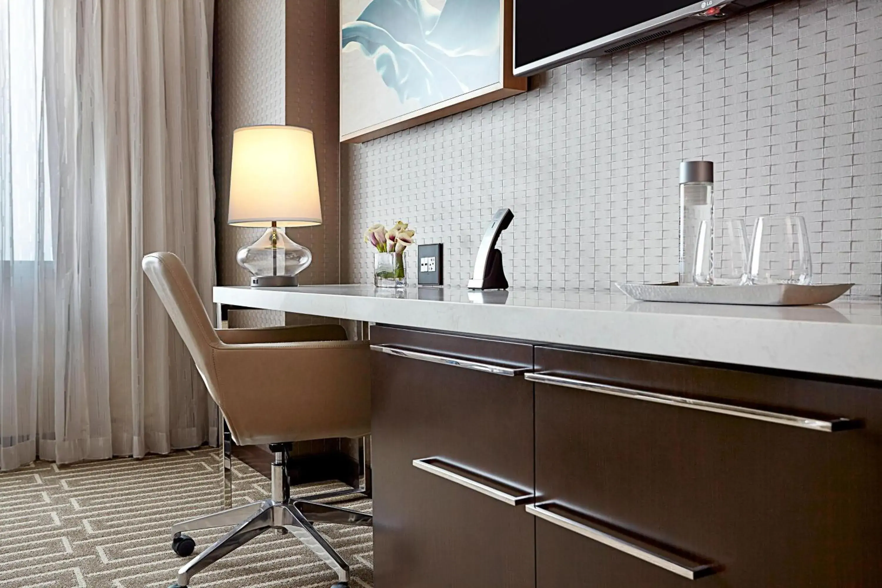 King Room in JW Marriott Minneapolis Mall of America King Room in JW Marriott Minneapolis Mall of America