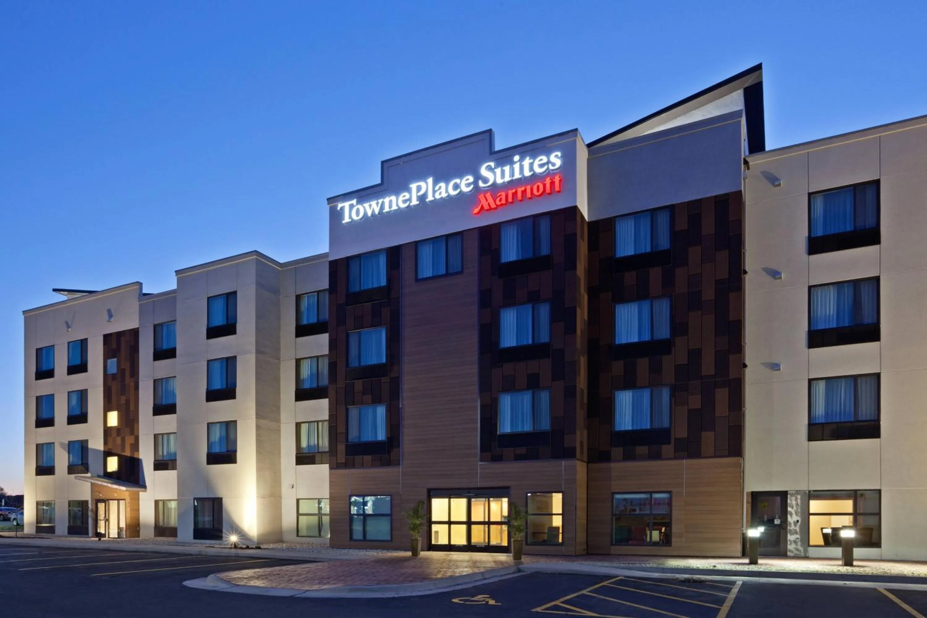 Property building in TownePlace Suites by Marriott Sioux Falls South