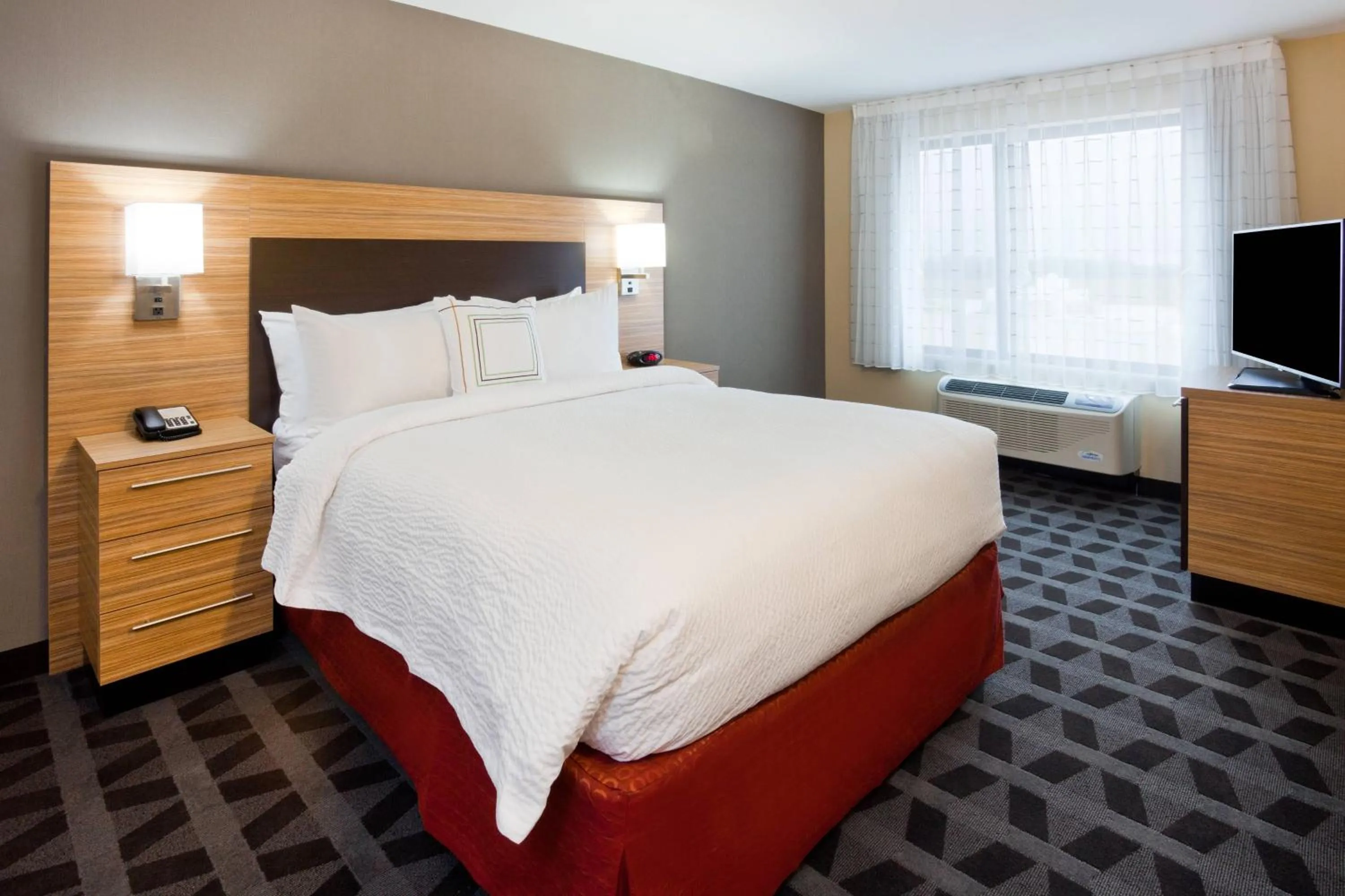 Bedroom, Bed in TownePlace Suites by Marriott Sioux Falls South