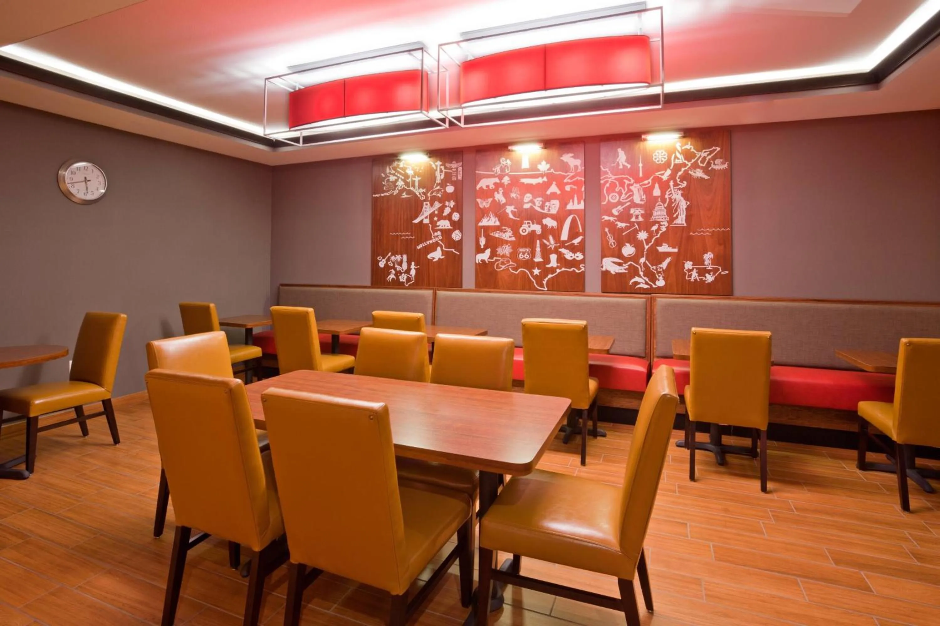 Breakfast in TownePlace Suites by Marriott Sioux Falls South