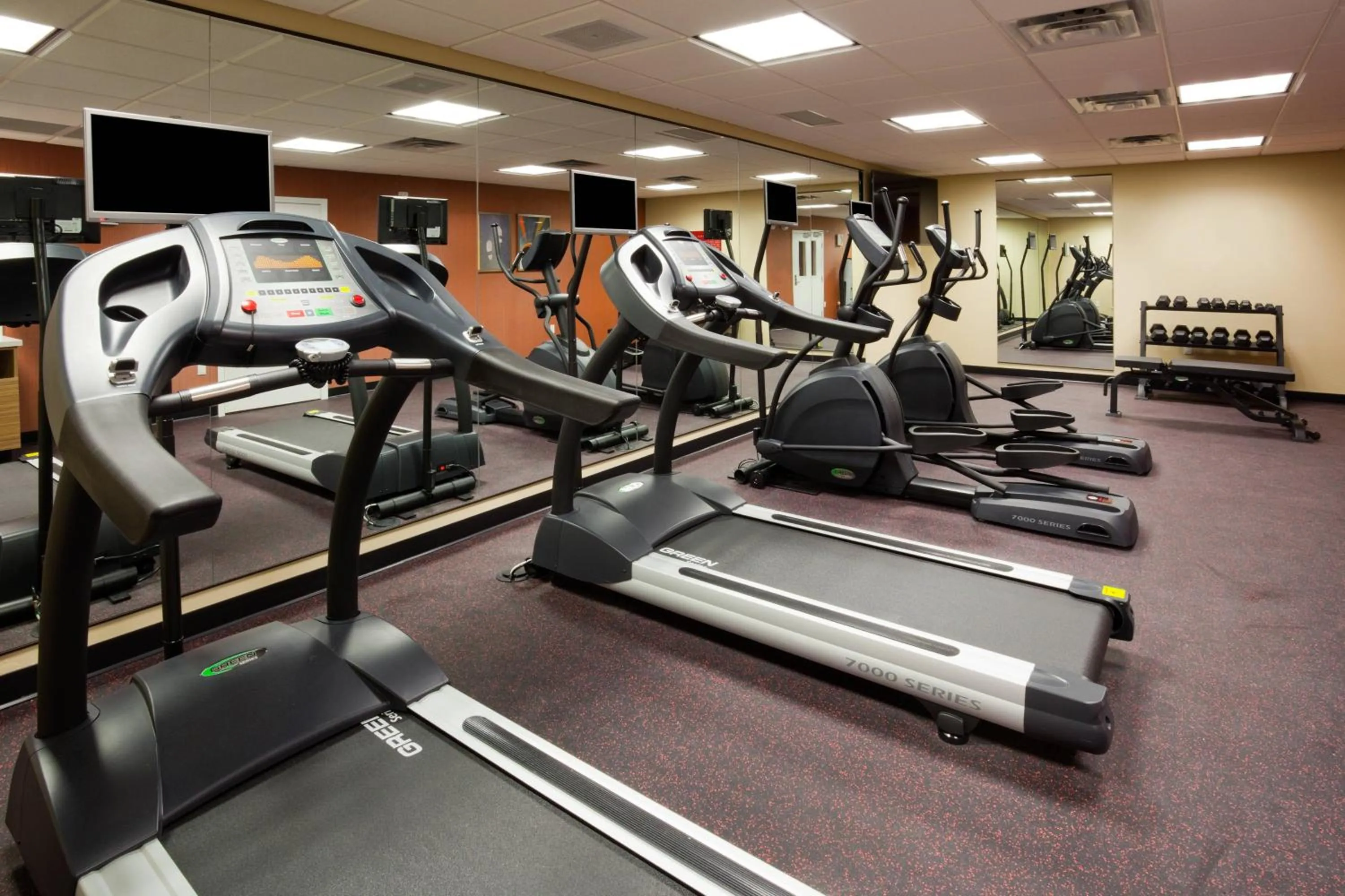 Fitness centre/facilities in TownePlace Suites by Marriott Sioux Falls South