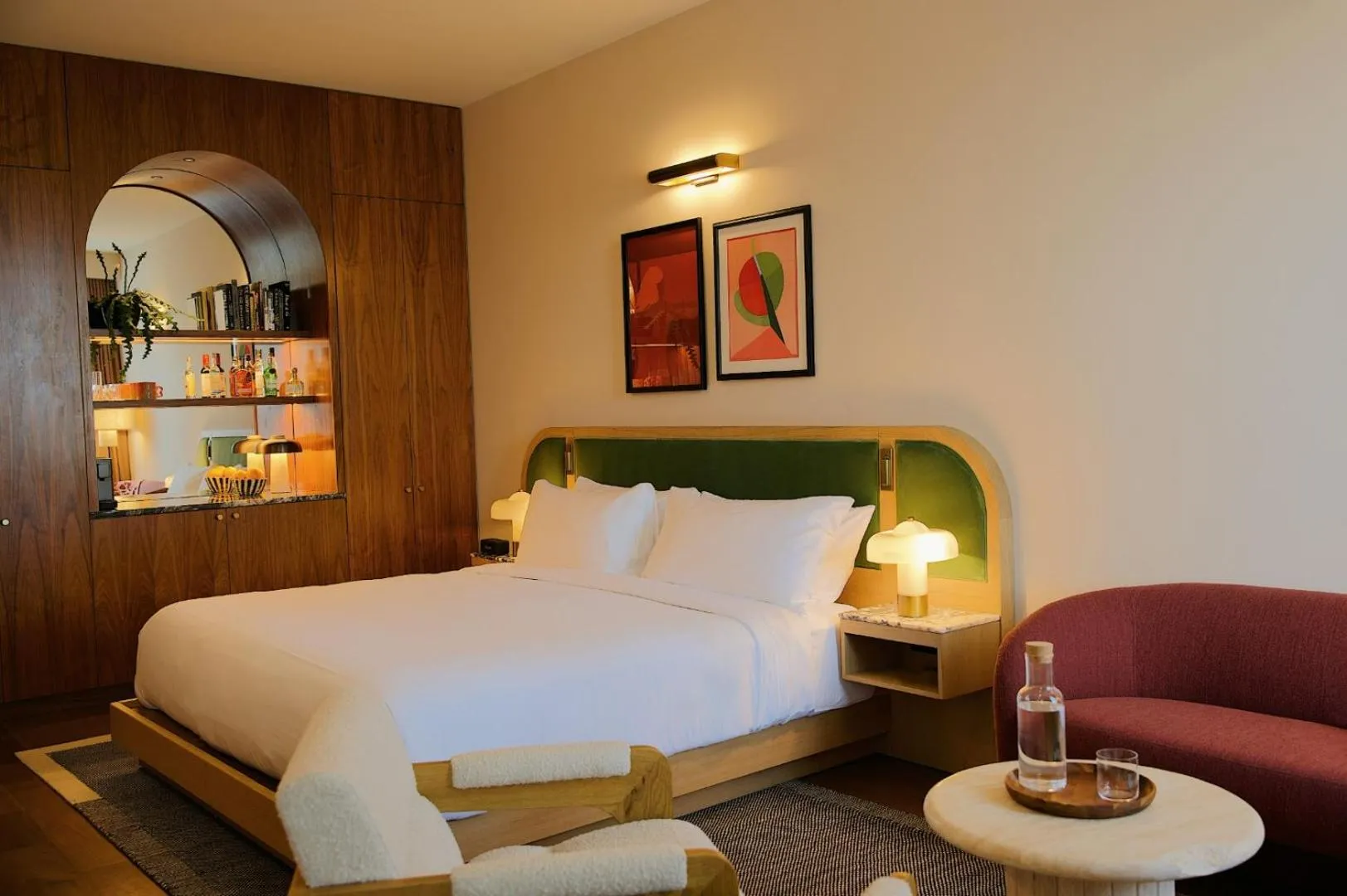 Photo of the whole room, Bed in Municipal Grand