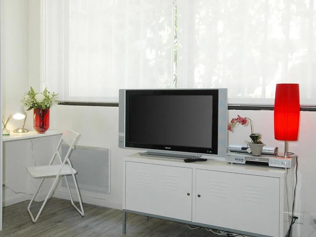 TV and multimedia in Transparent Marais