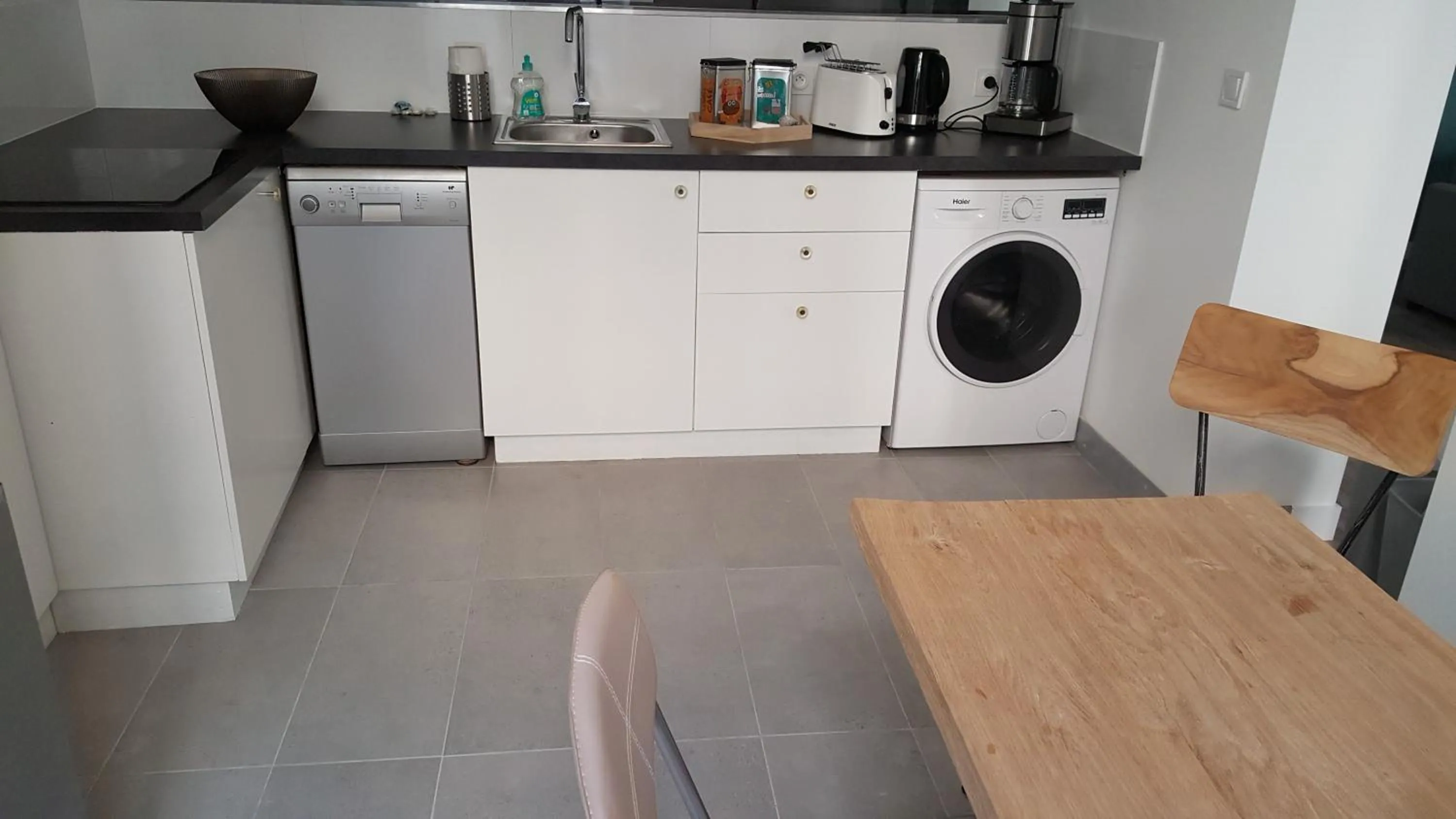 Coffee/tea facilities in Transparent Marais