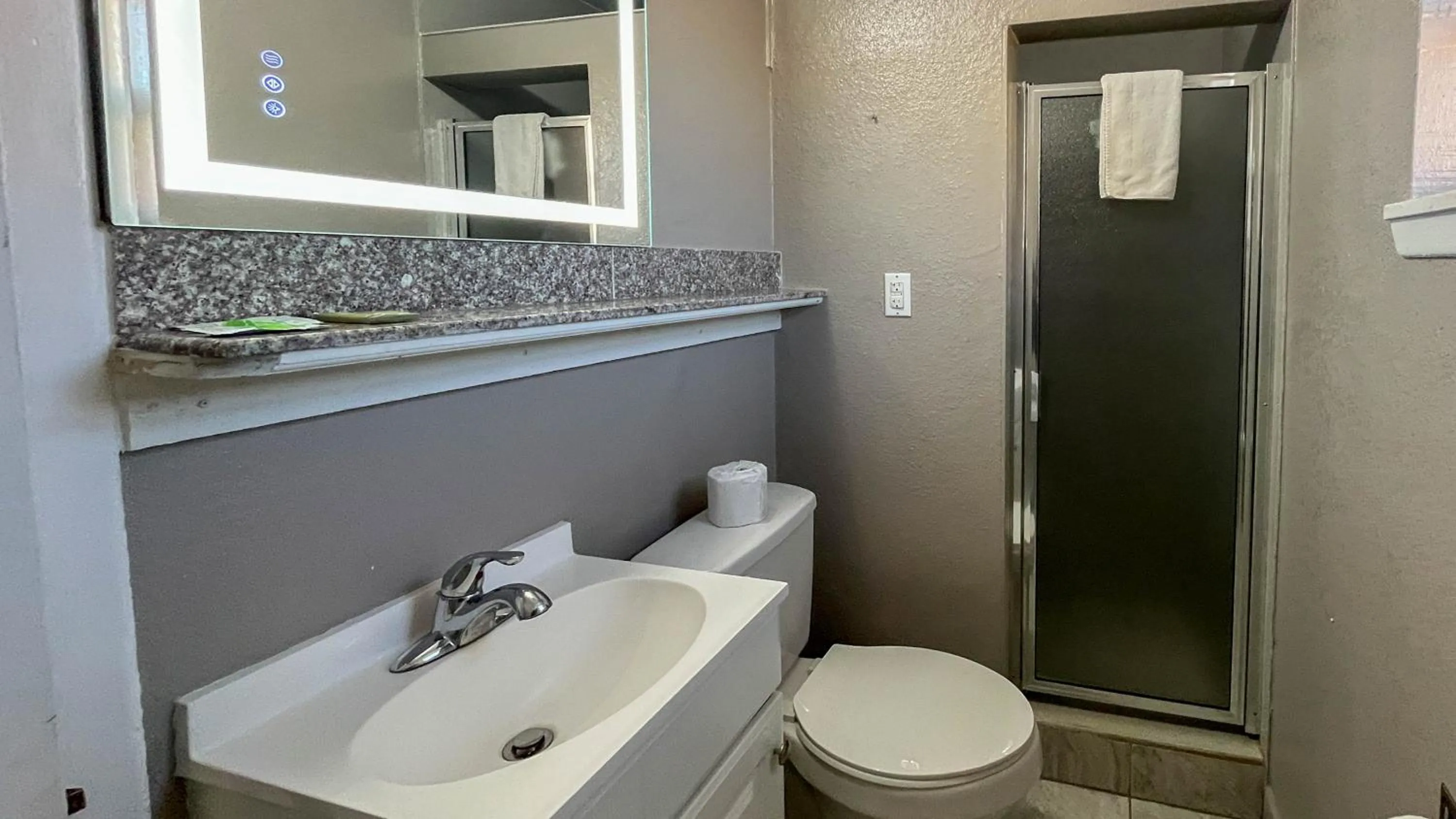 Bathroom in Motel 6 - Lamesa, TX