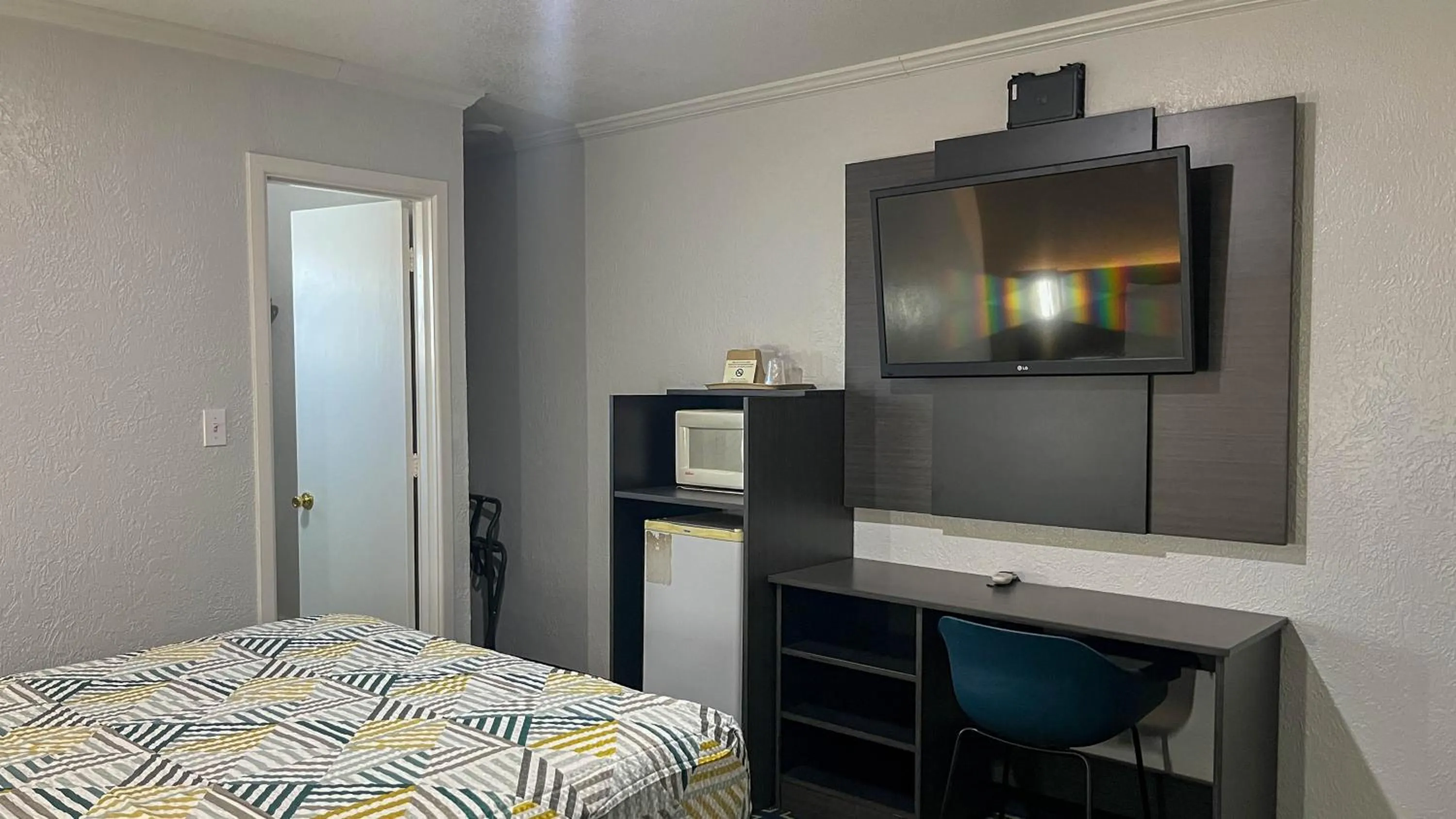 Bed in Motel 6 - Lamesa, TX