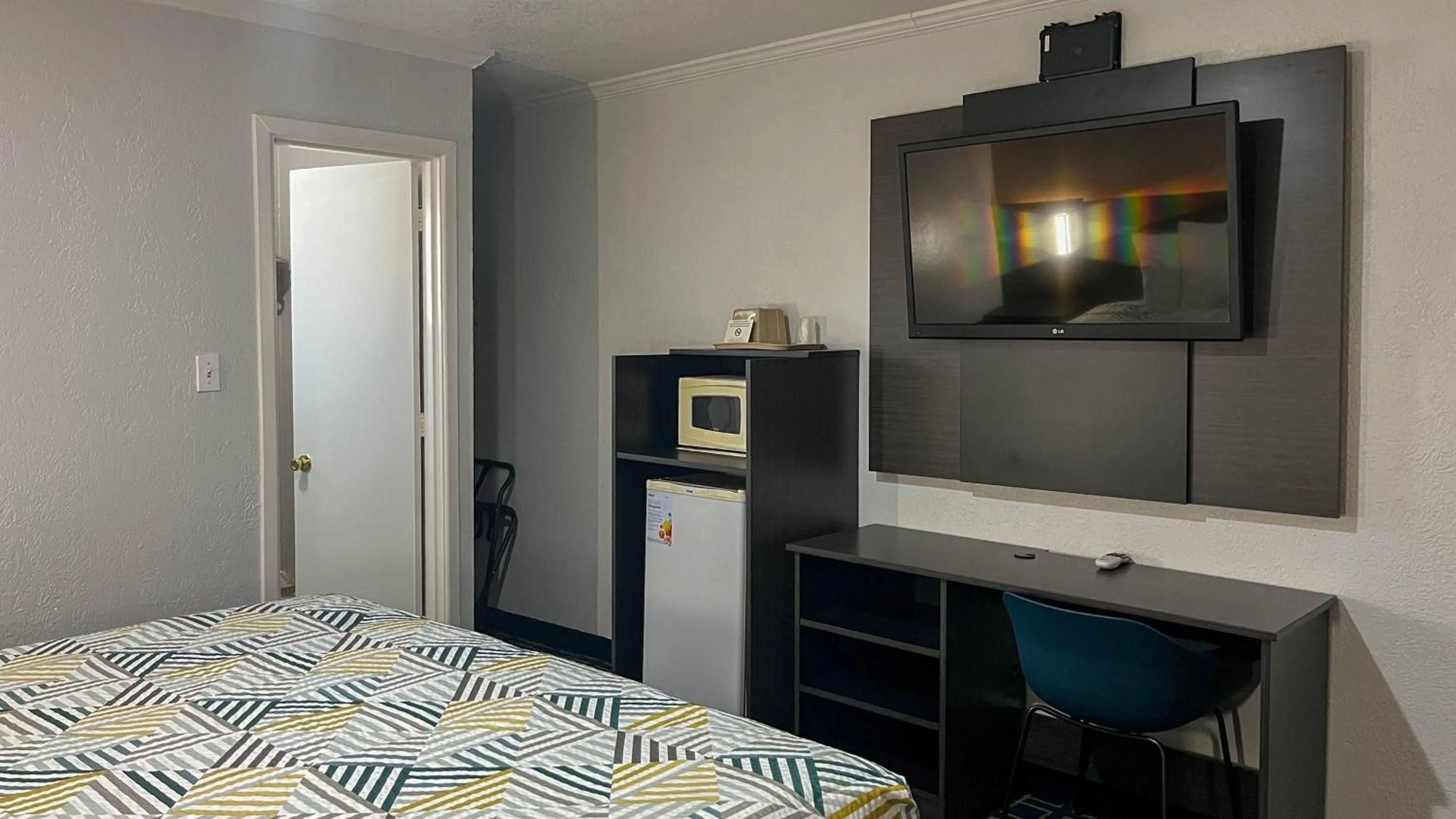 Bed in Motel 6 - Lamesa, TX