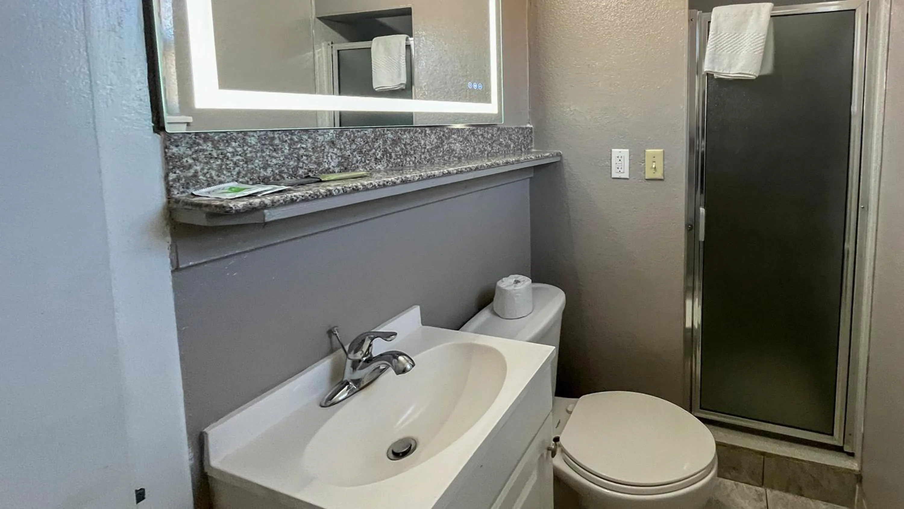 Bathroom in Motel 6 - Lamesa, TX