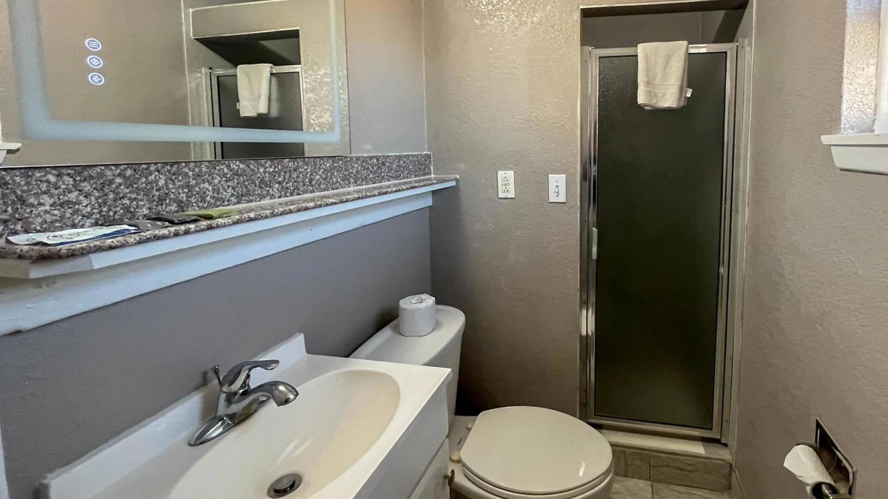 Bathroom in Motel 6 - Lamesa, TX