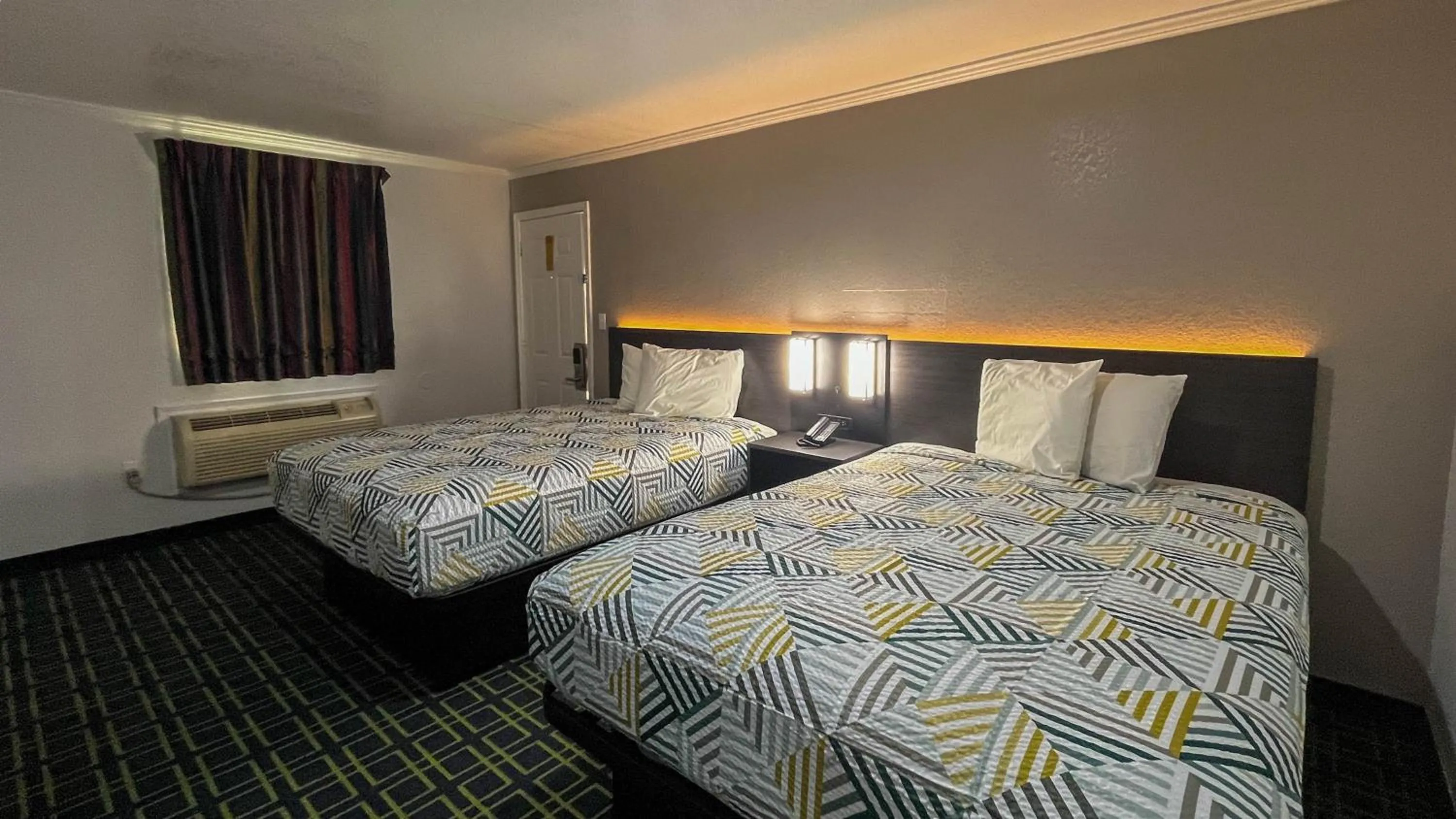 Bed in Motel 6 - Lamesa, TX