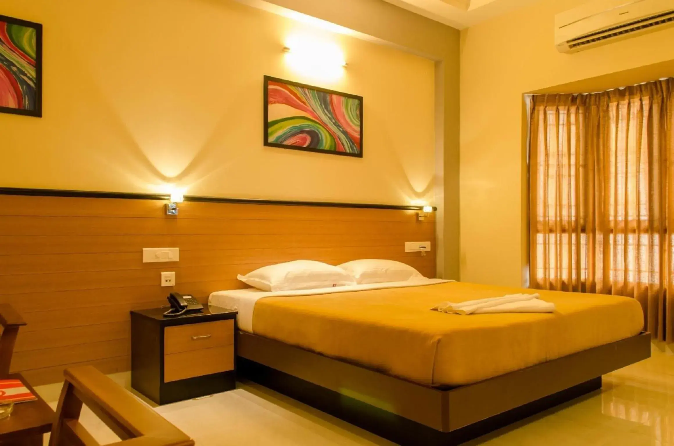 Bedroom, Bed in Kohinoor Hotels Bedroom, Bed in Kohinoor Hotels