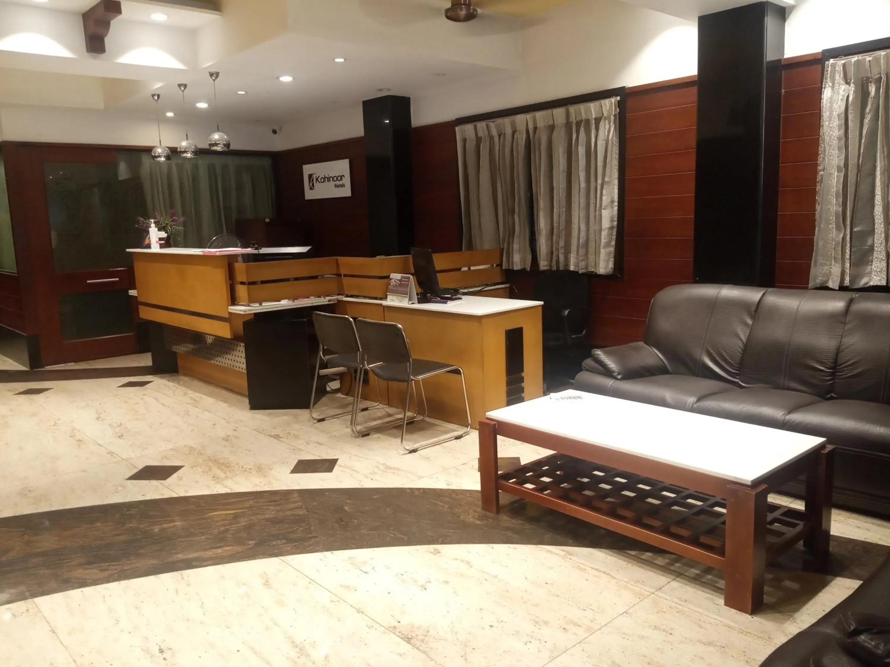 Restaurant/places to eat in Kohinoor Hotels