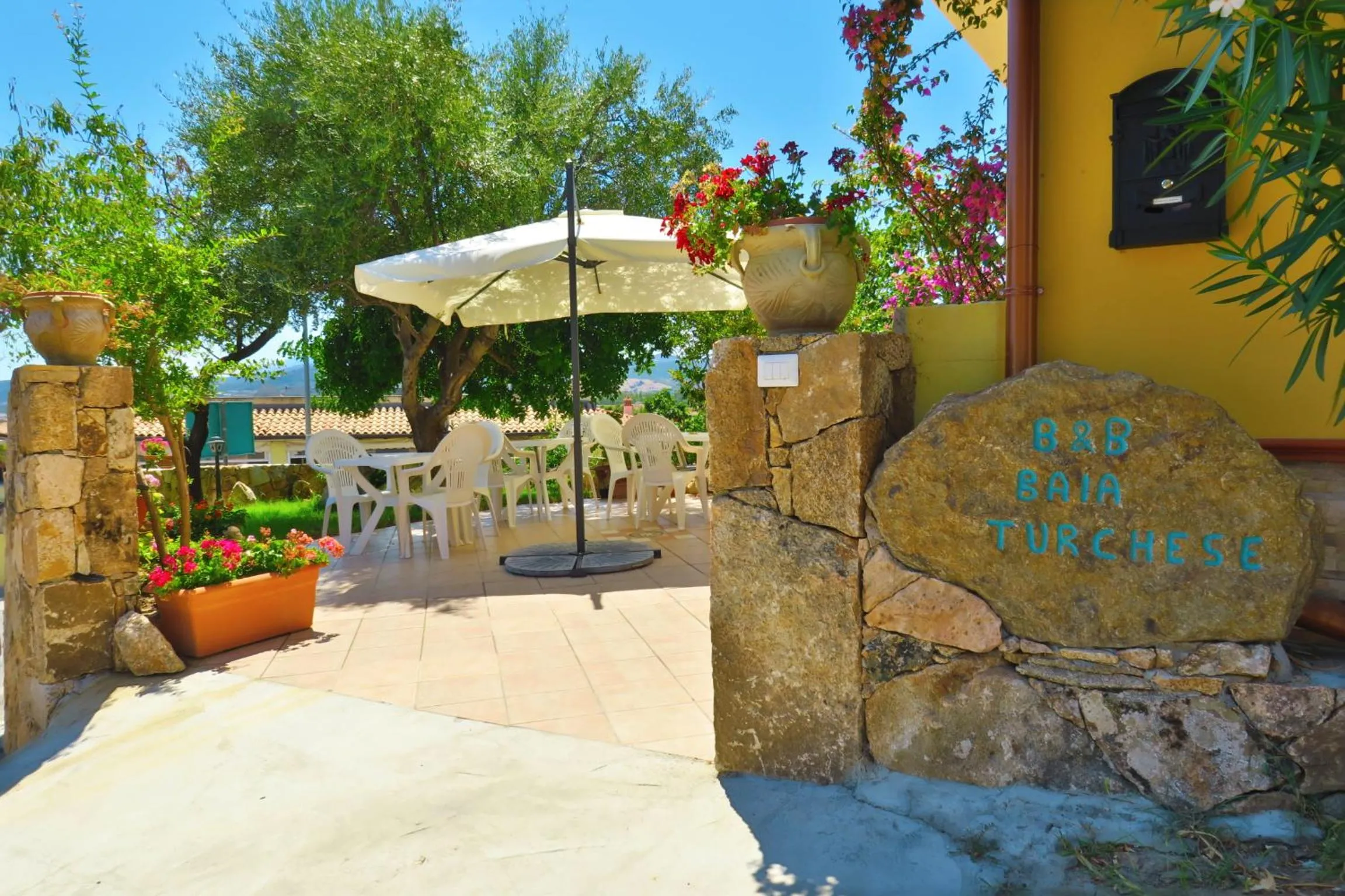 Facade/entrance in B&B Baia Turchese