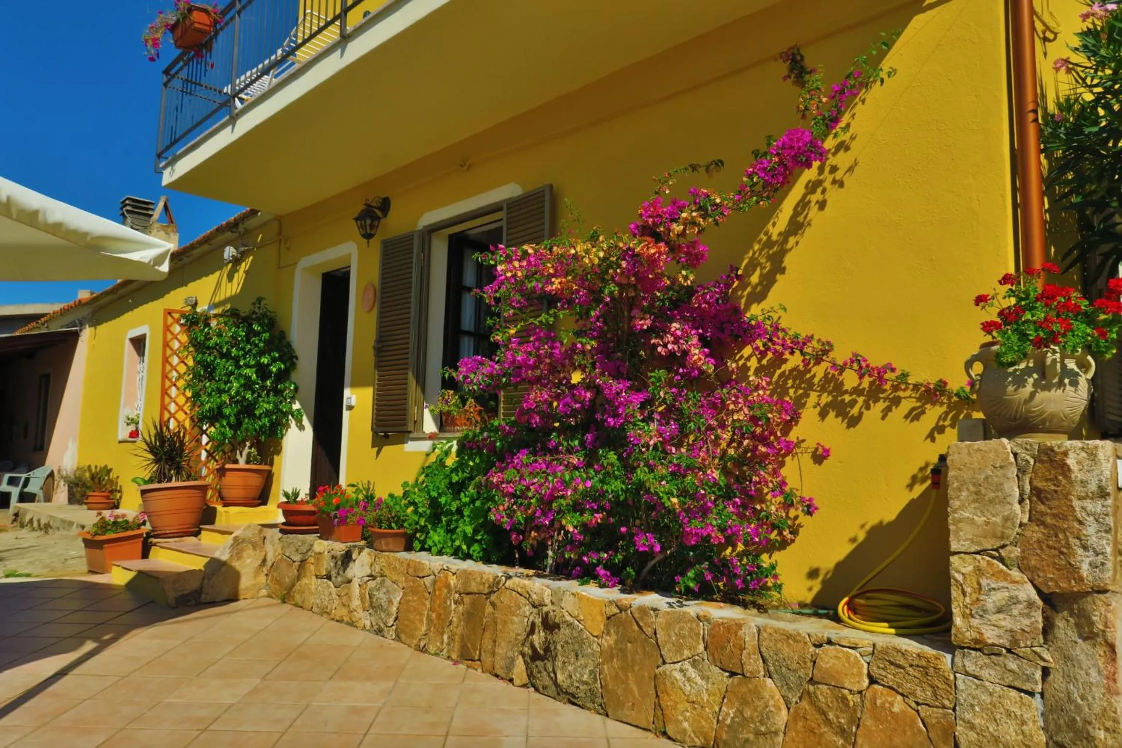 Facade/entrance in B&B Baia Turchese
