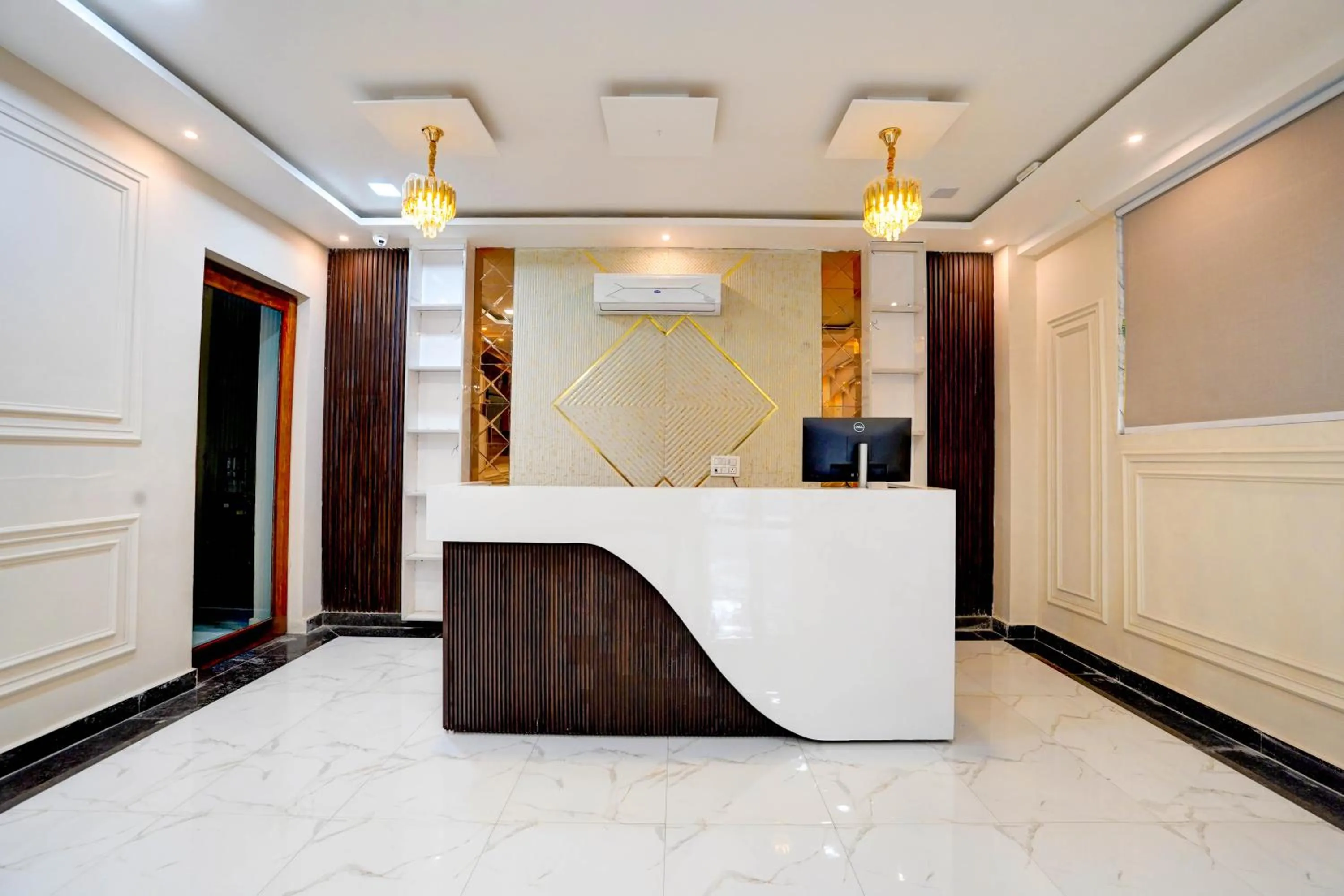 Lobby or reception in Hotel Relax Suites FNG Expresway 63 Noida