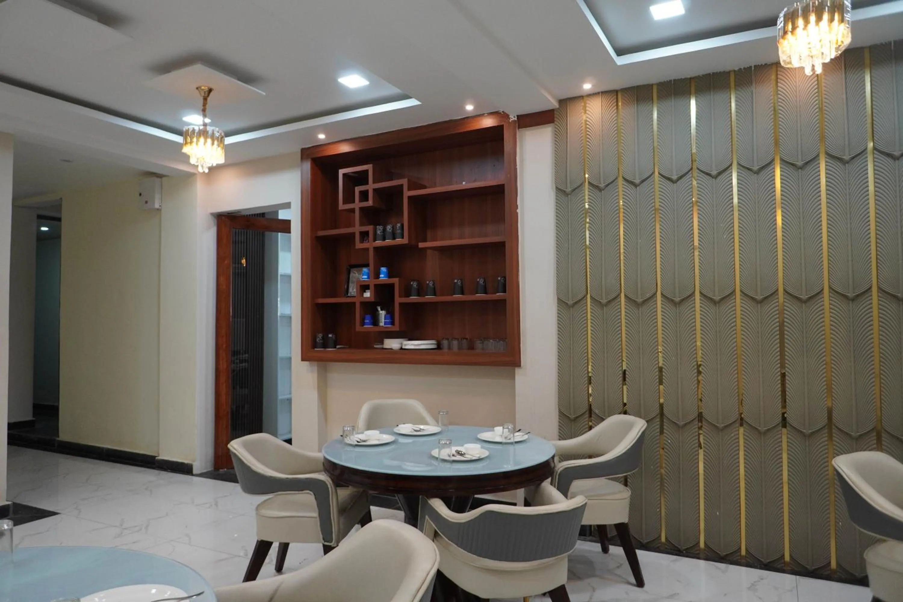 Hotel Relax Suites FNG Expresway 63 Noida