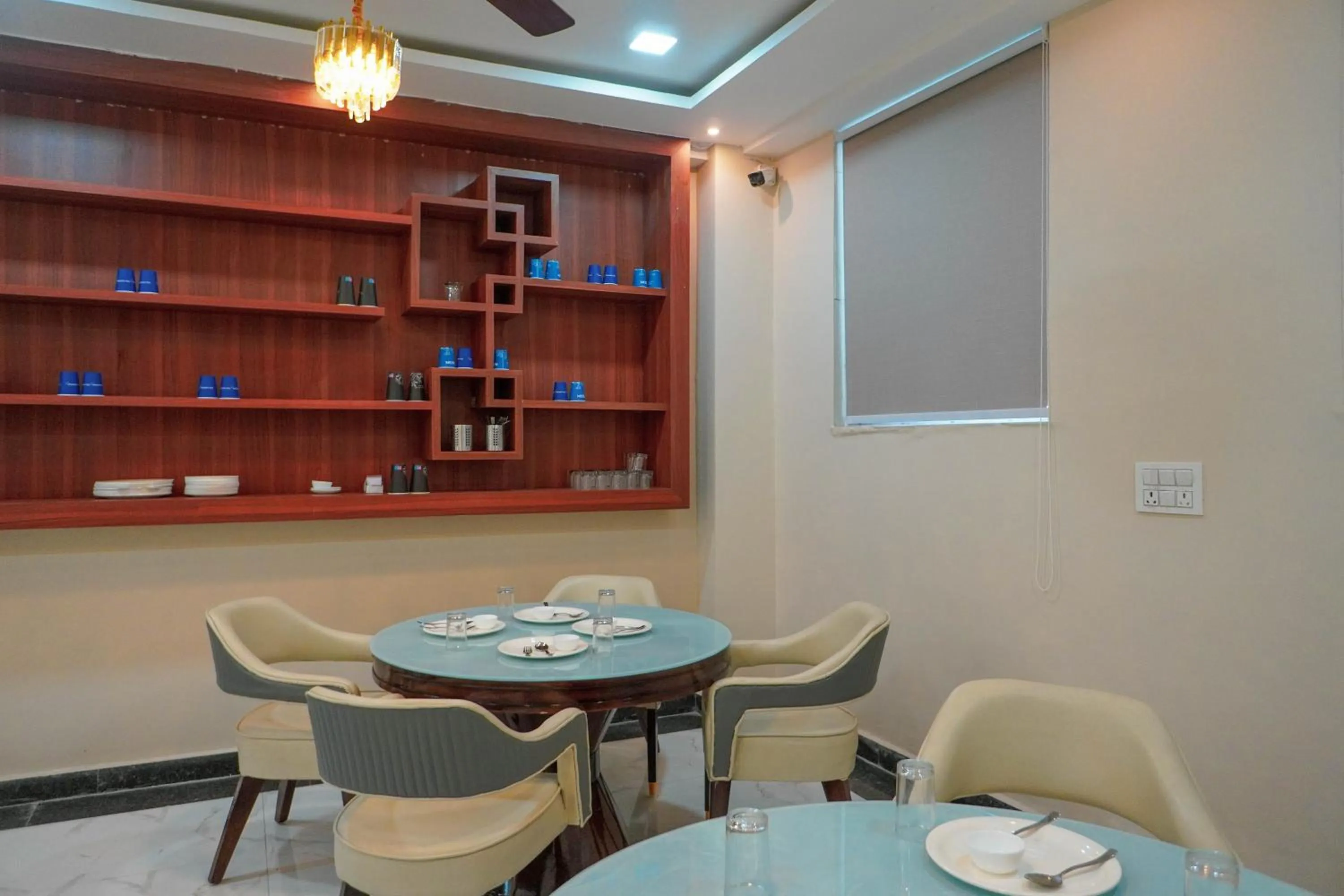 Hotel Relax Suites FNG Expresway 63 Noida