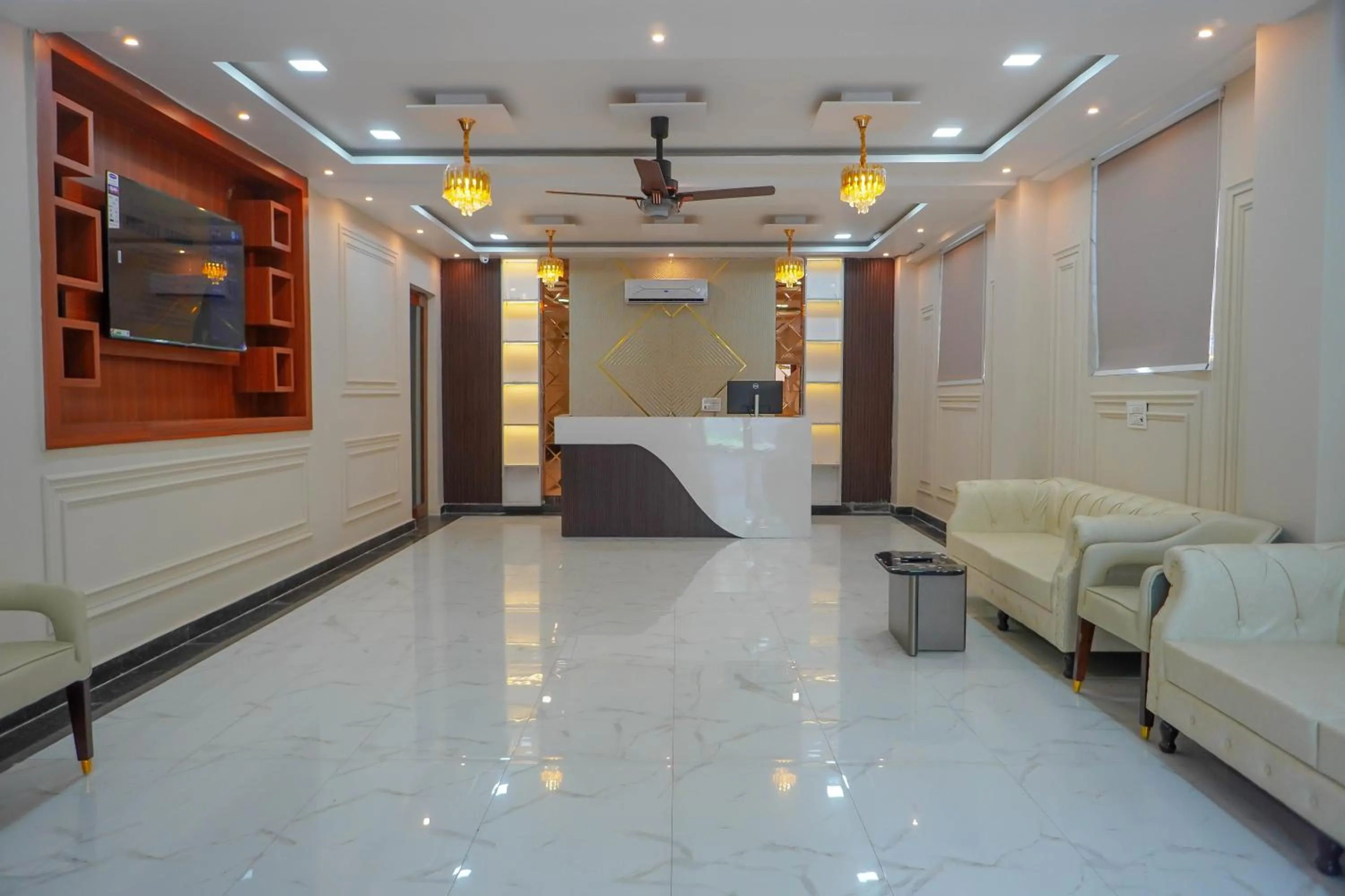 Lobby or reception in Hotel Relax Suites FNG Expresway 63 Noida