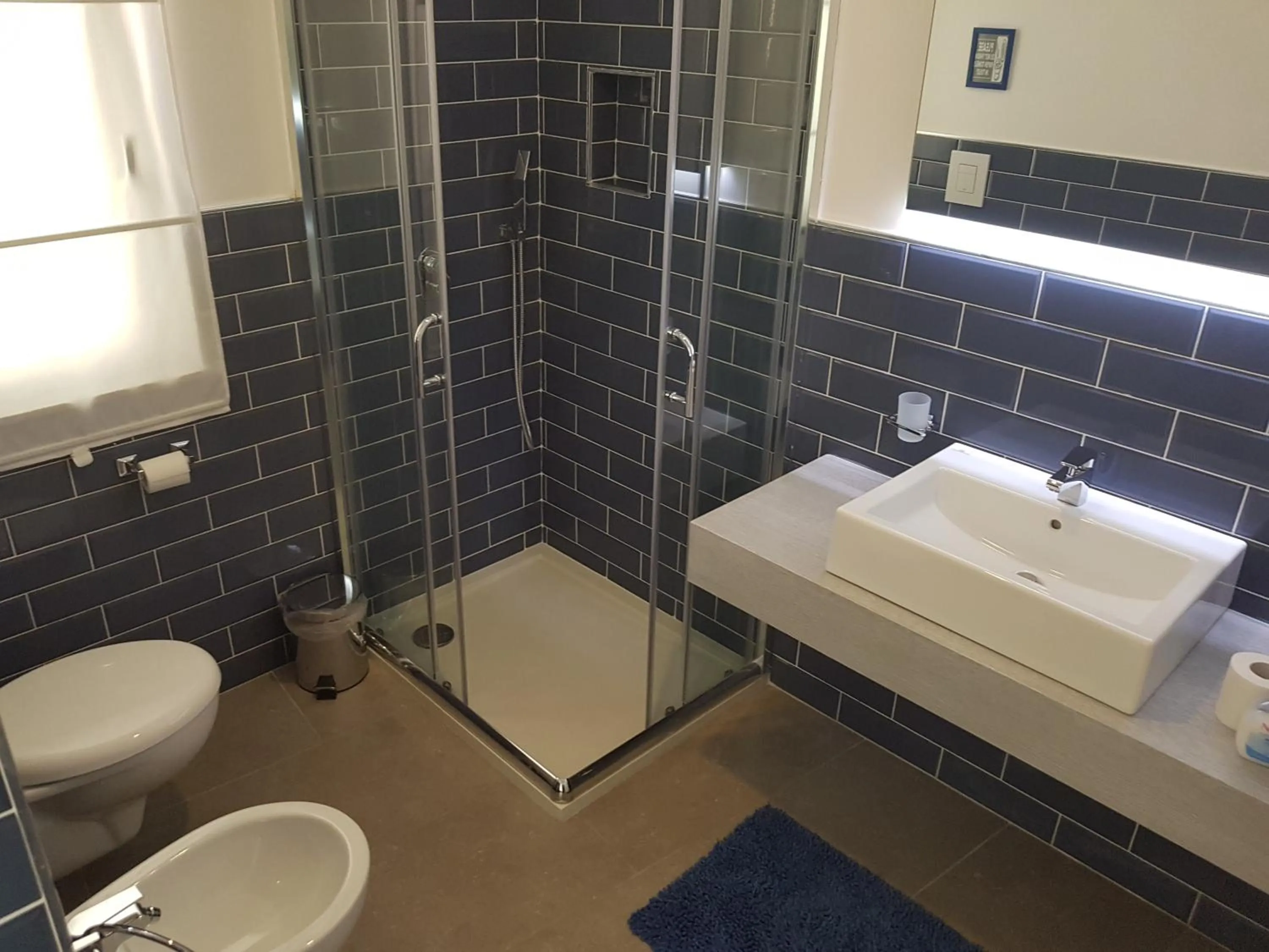 Shower in B&B Cala Peppa