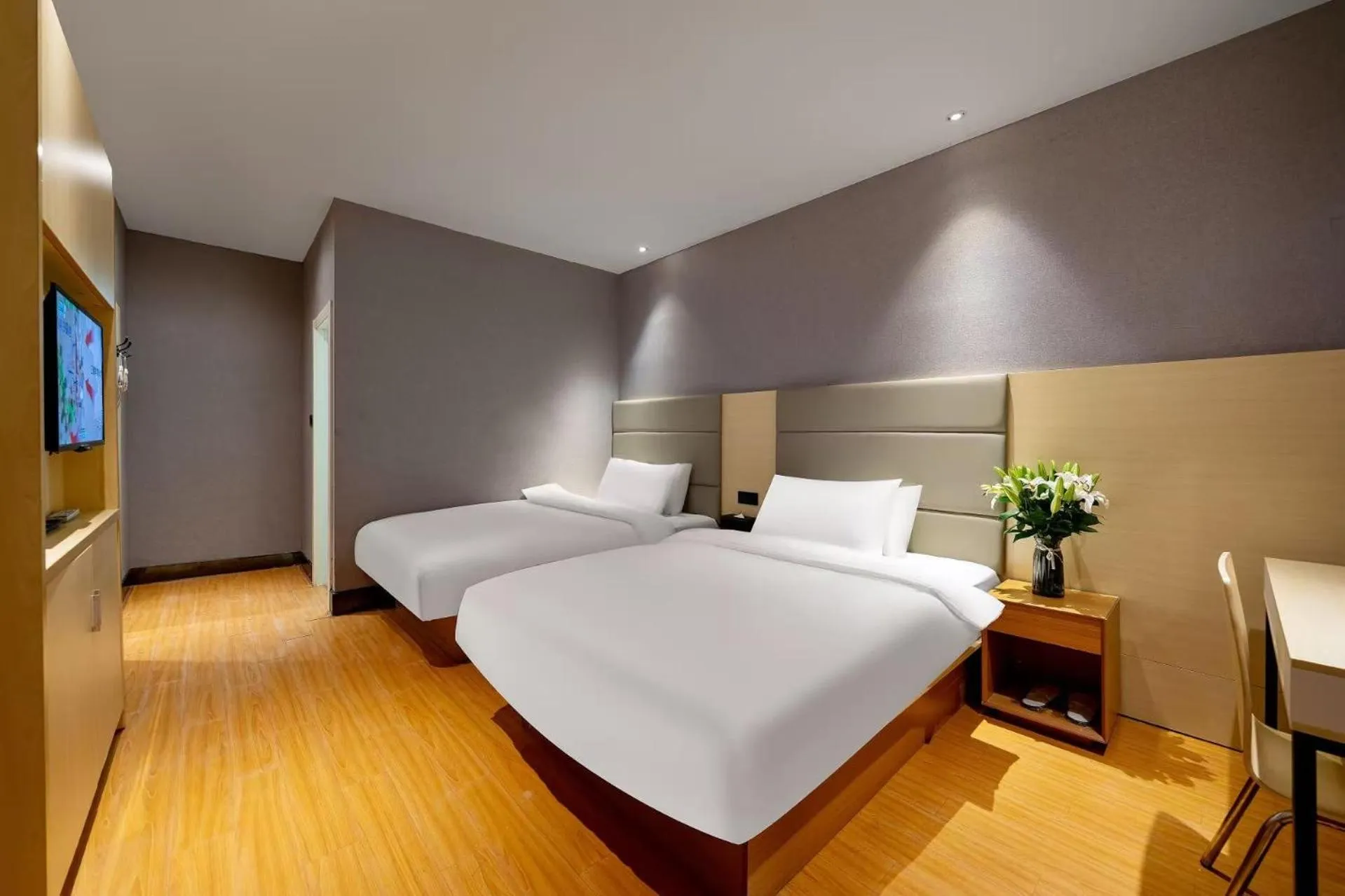 Bed in Lechao Select Hotel Tianshan Road Weining Road Subway Station Branch