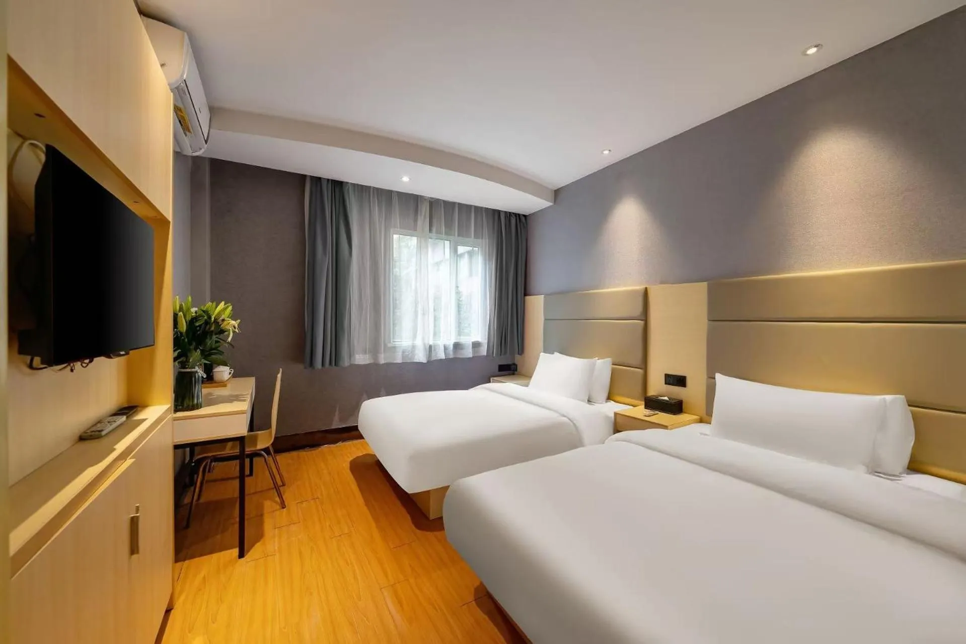 Bedroom, Bed in Lechao Select Hotel Tianshan Road Weining Road Subway Station Branch