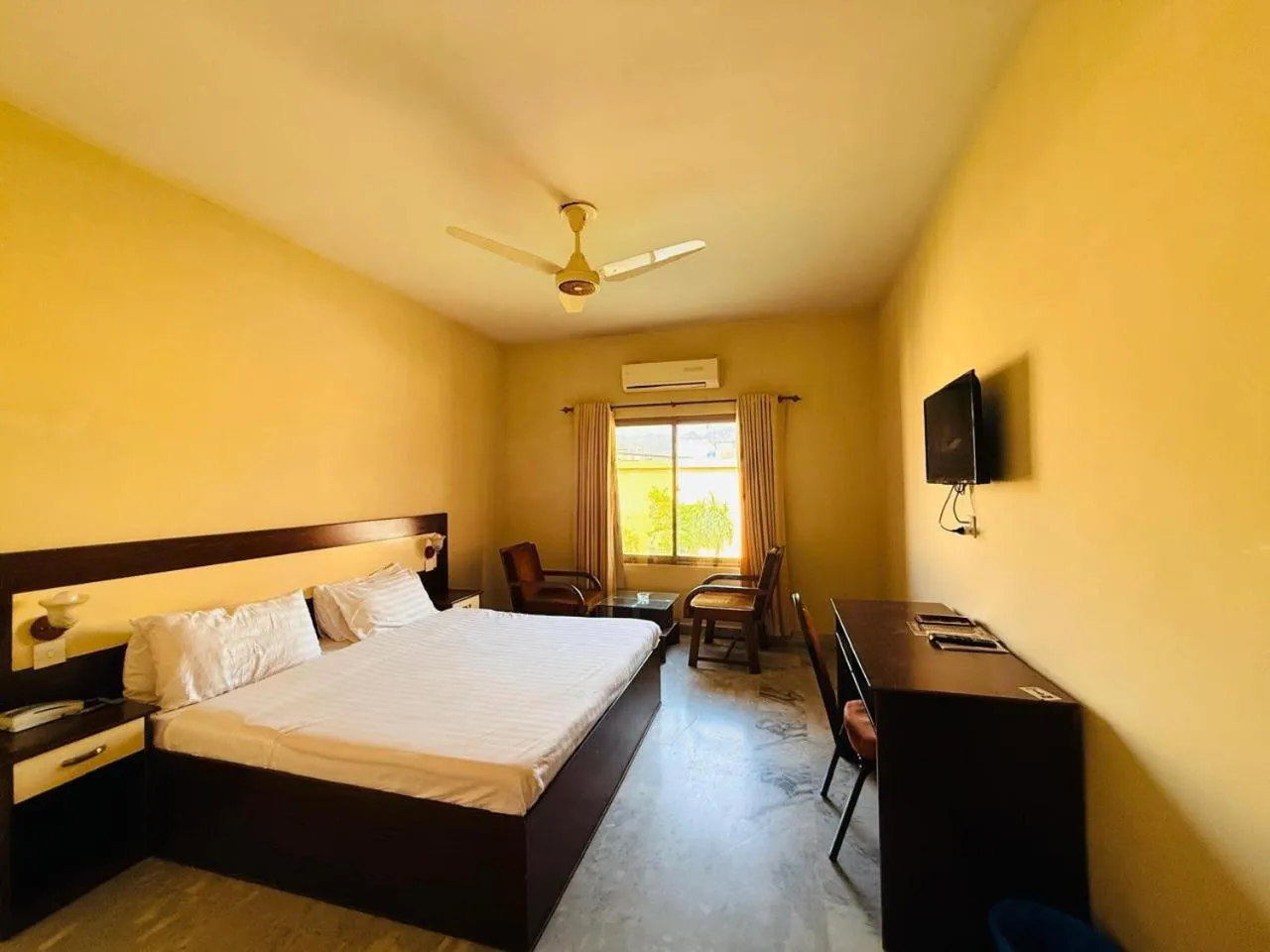 Pameer Hotel Mingora