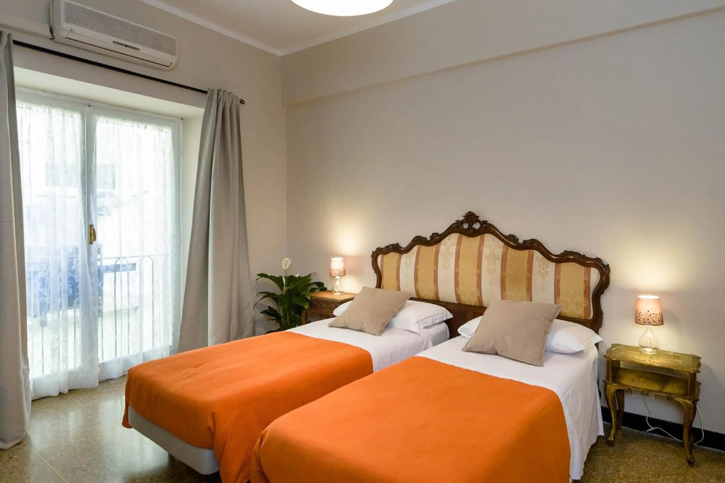 Bed in B&B I Portici Di Sottoripa