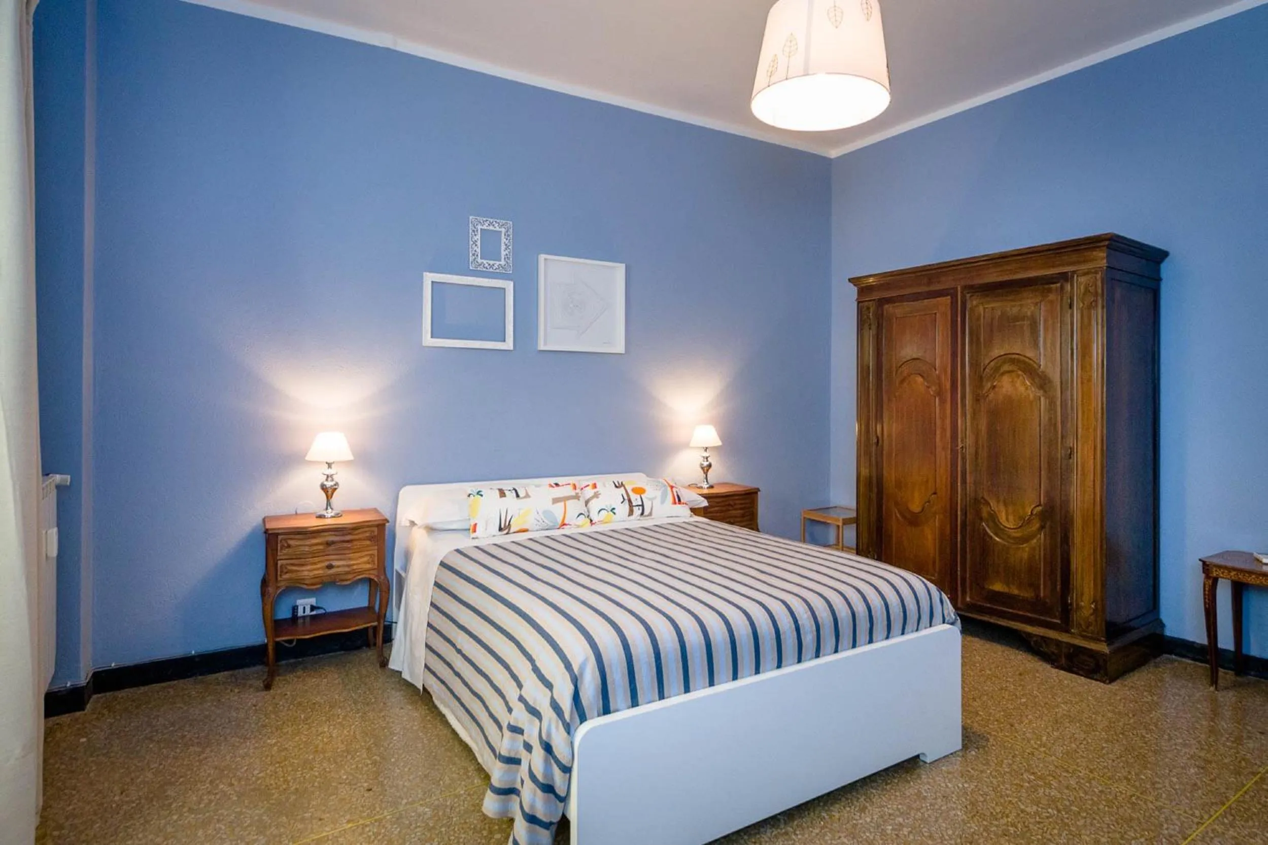 Photo of the whole room, Bed in B&B I Portici Di Sottoripa