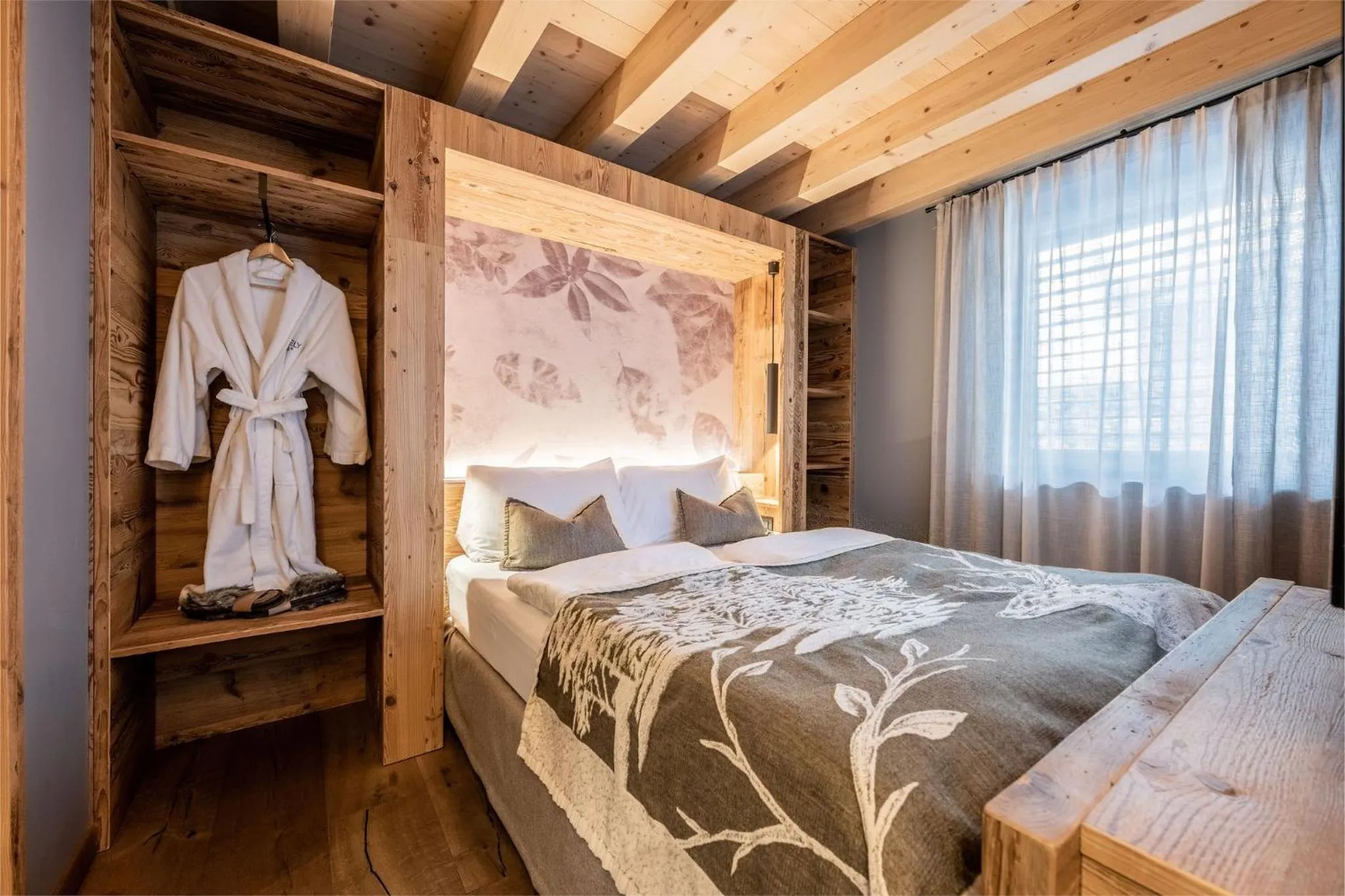 Bed in Hotel Ravelli Luxury Spa