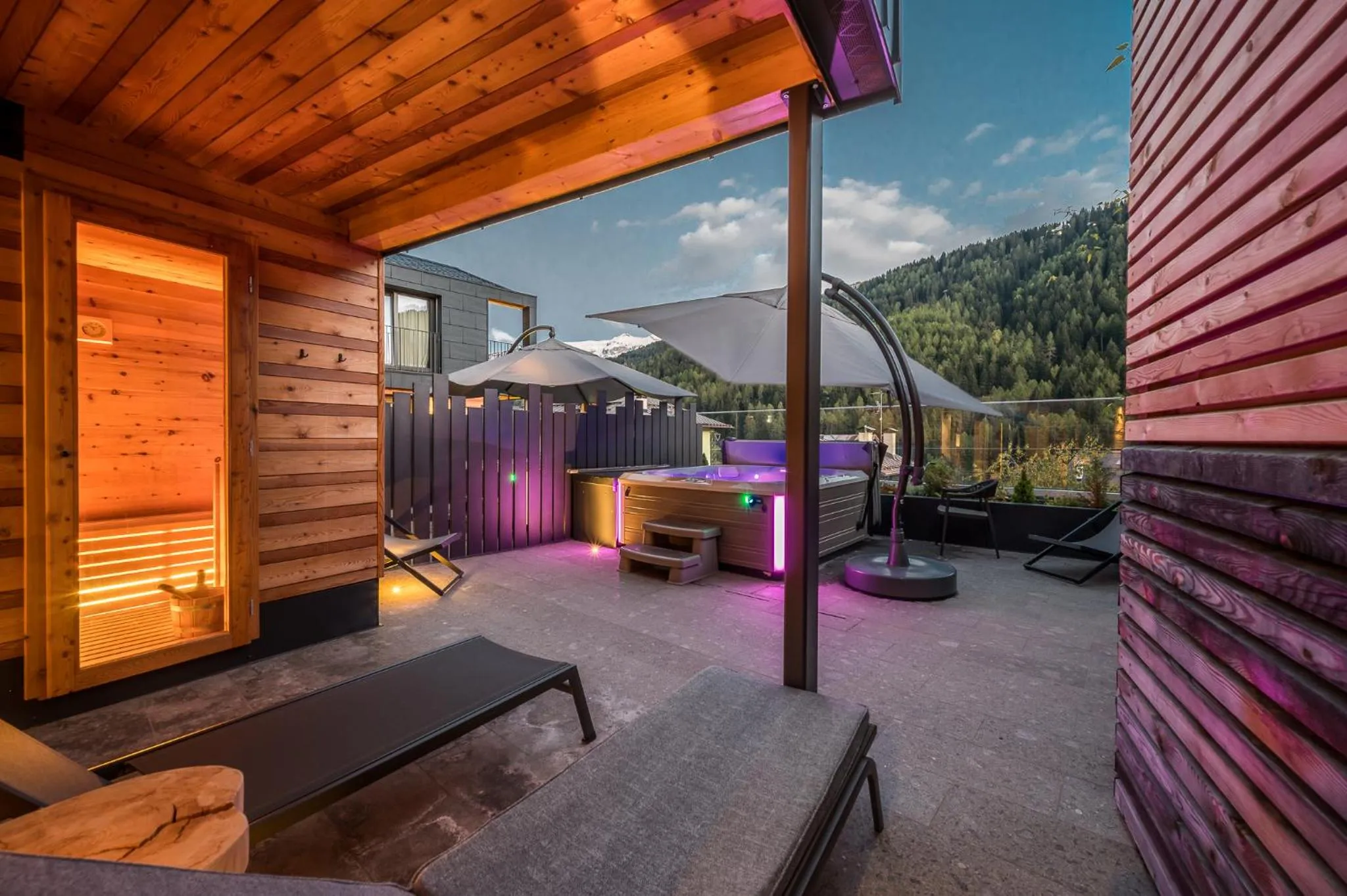 Property building in Hotel Ravelli Luxury Spa