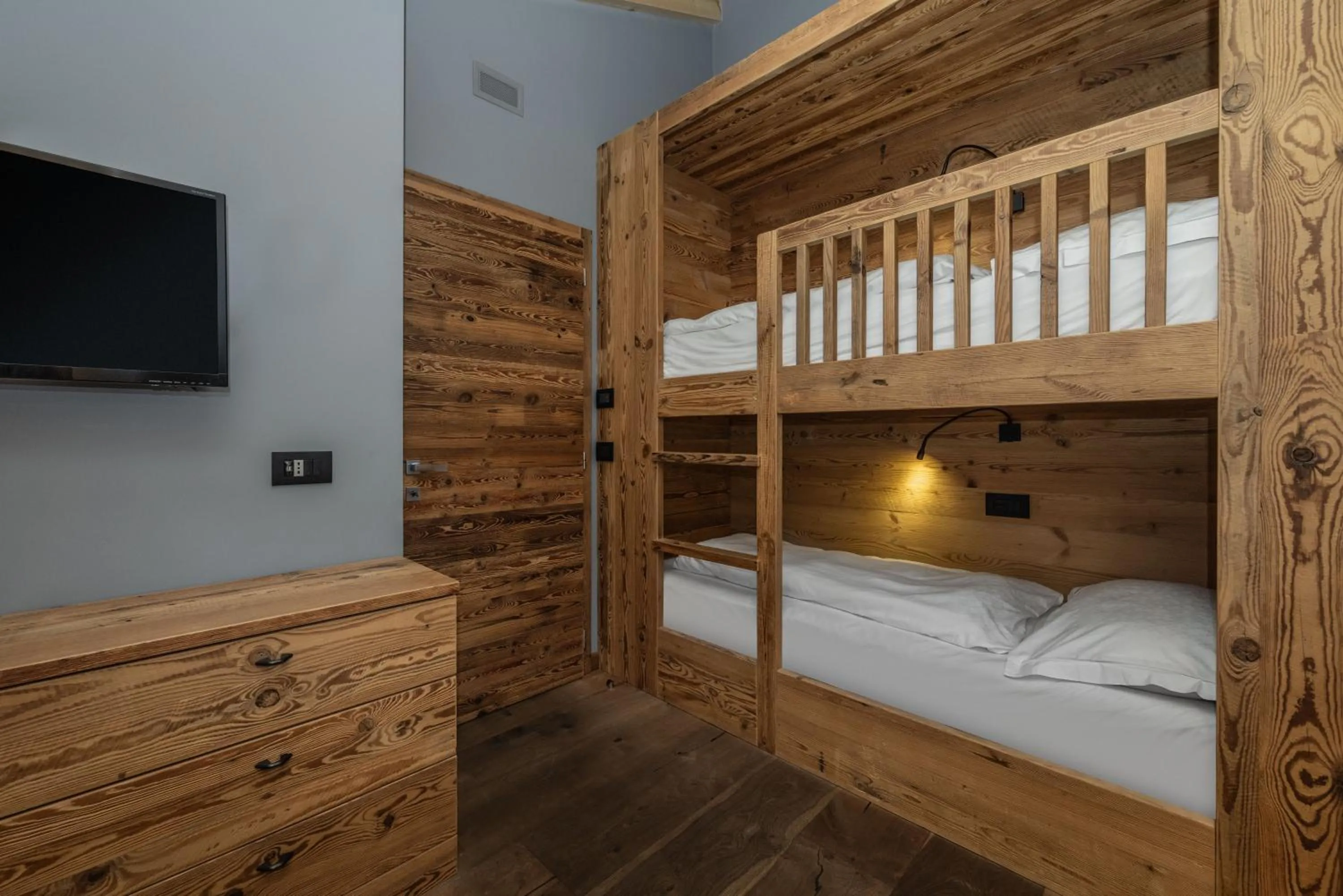 Bed in Hotel Ravelli Luxury Spa