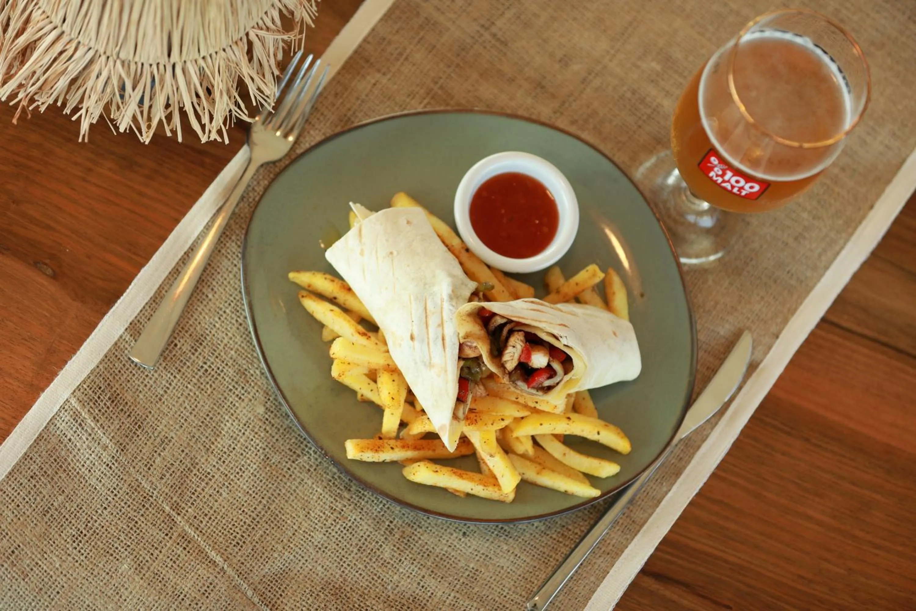 Restaurant/places to eat in Hotel Milestone1915