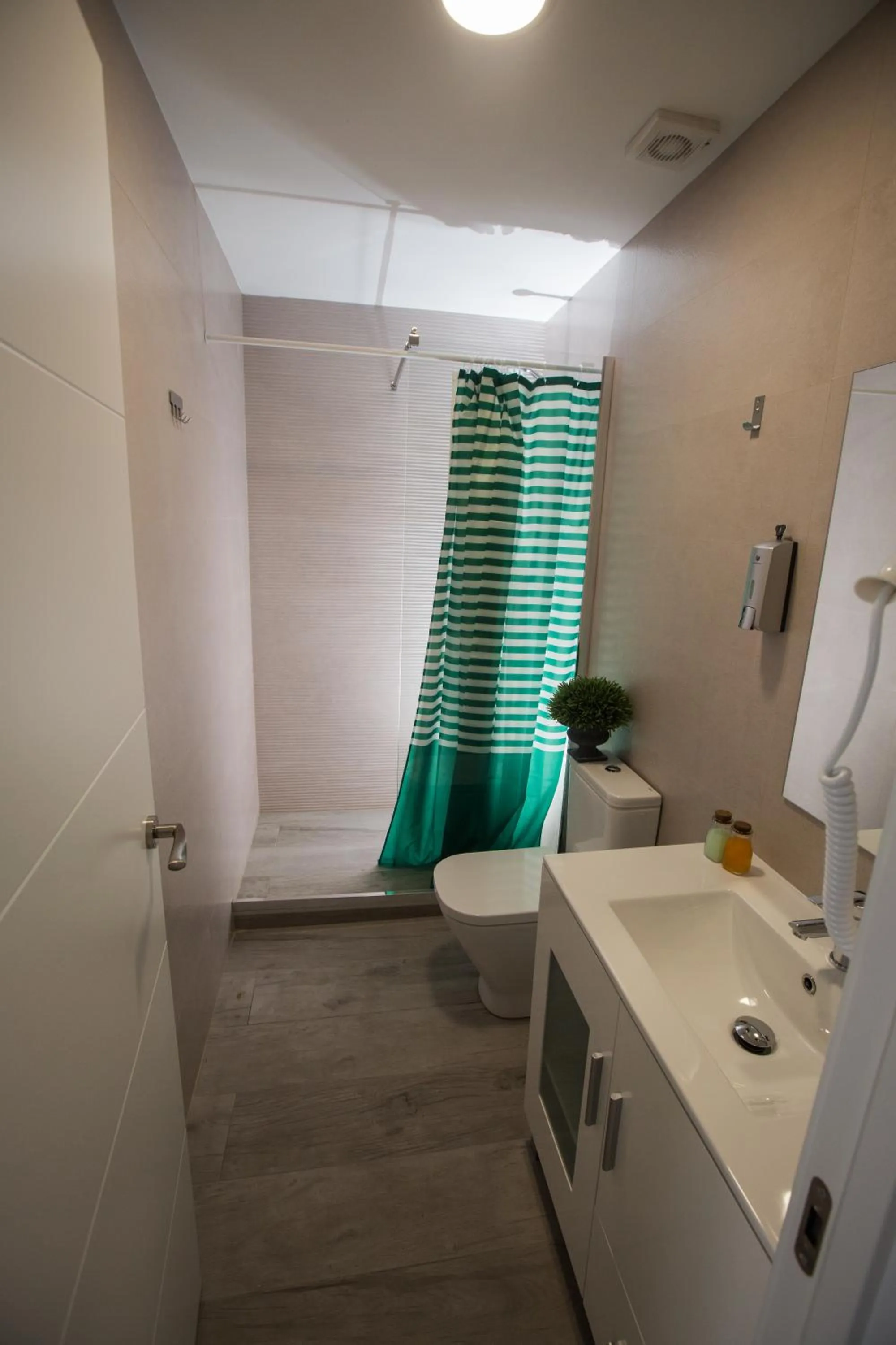 Bathroom in Hostal Escala Suites