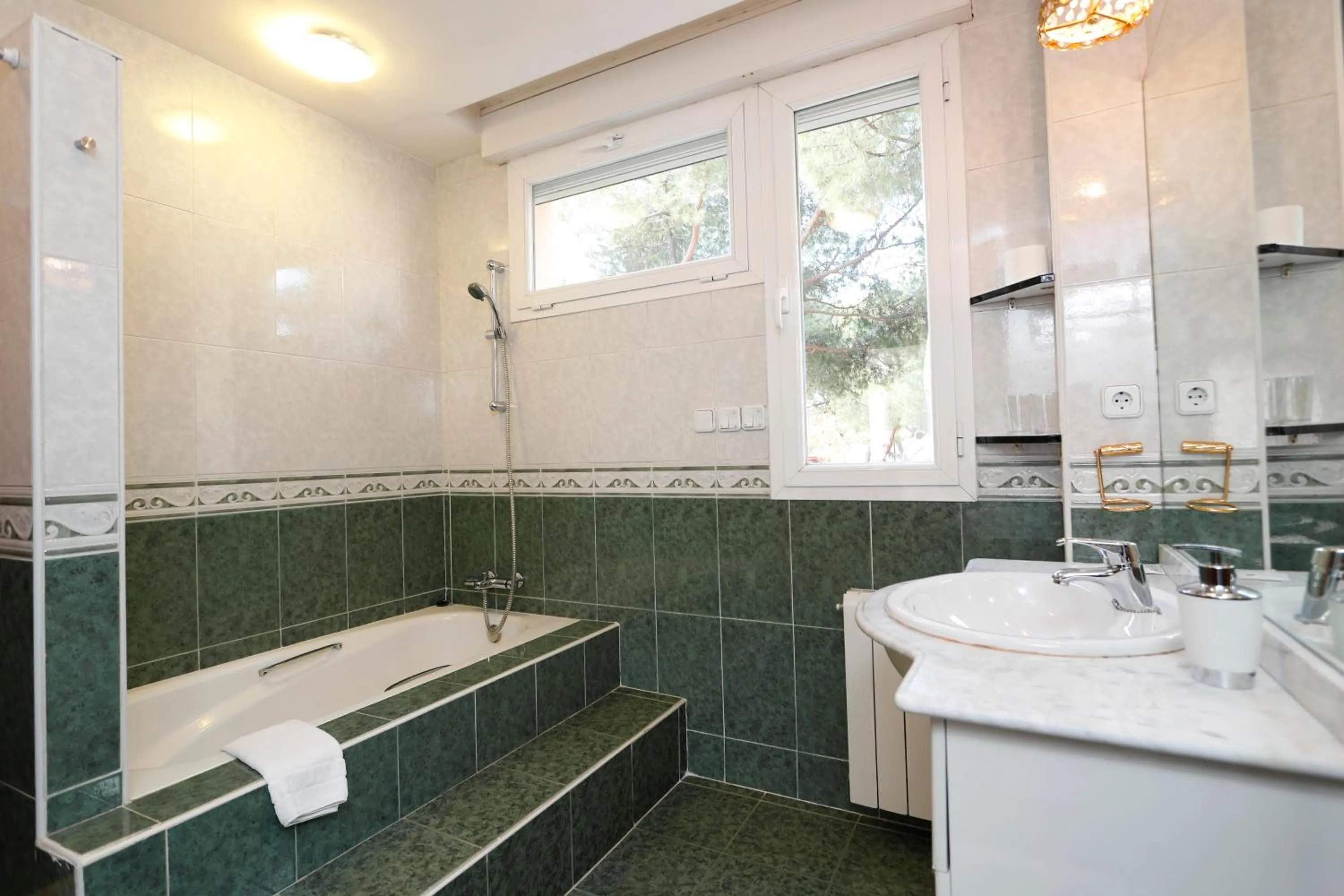 Bathroom in Hostal Escala Suites